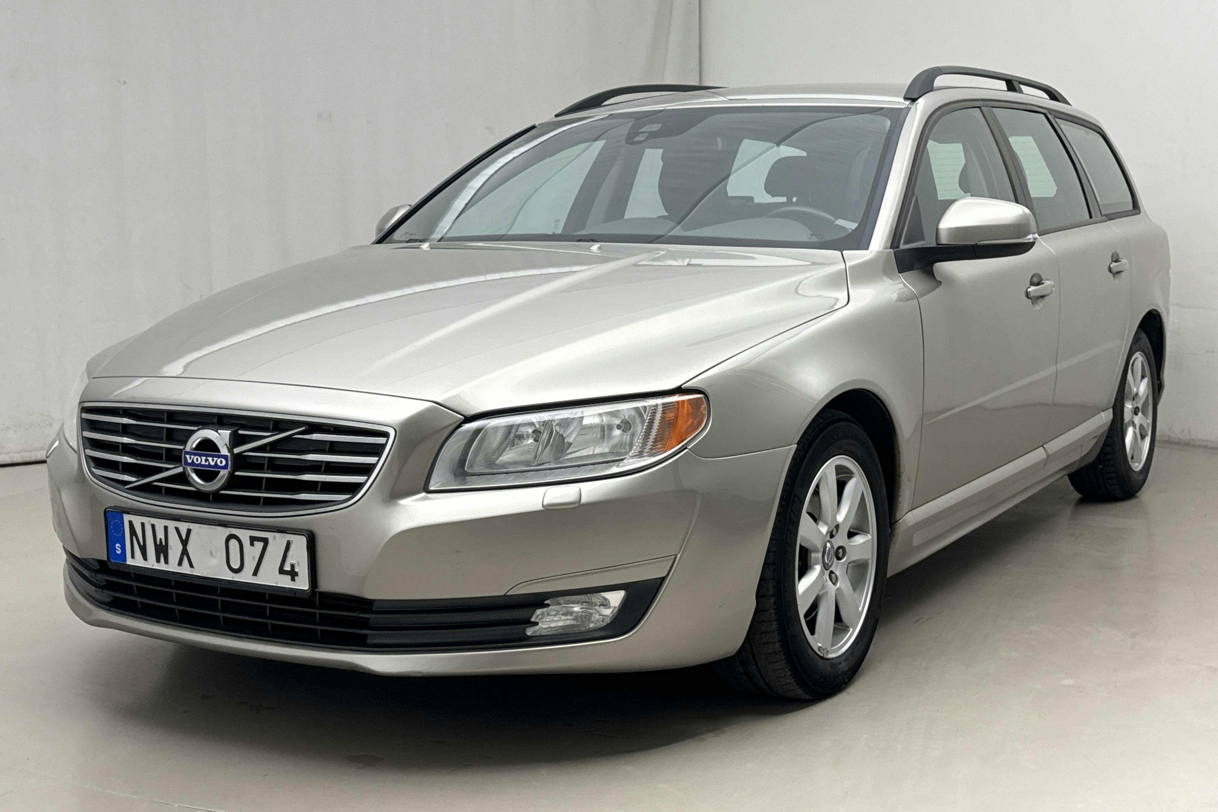 Presentation photo 1 of 13: Volvo V70 II D2 (115hk) - 209 350 km - Manual - Light Brown - 2014