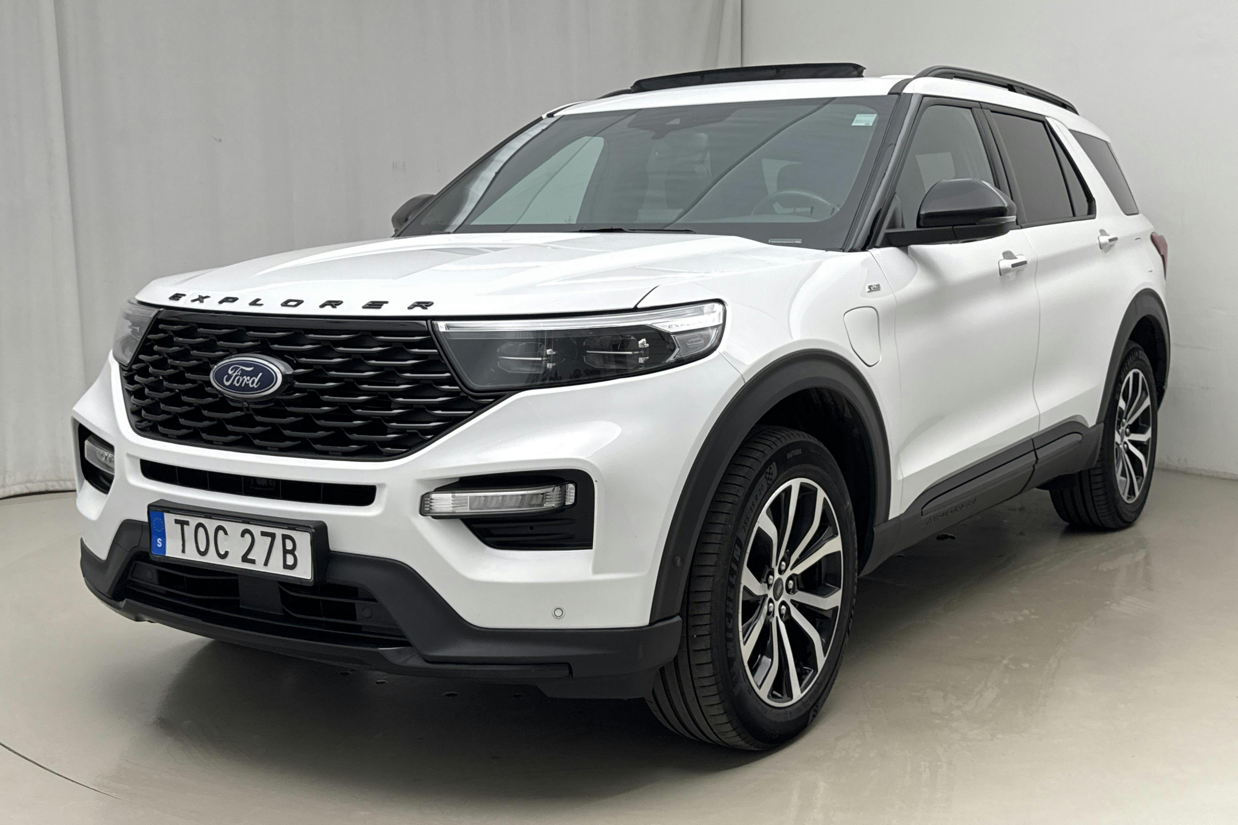 Presentation photo 1 of 23: Ford Explorer 3.0T EcoBoost (457hk) - 174 300 km - Automatic - white - 2021