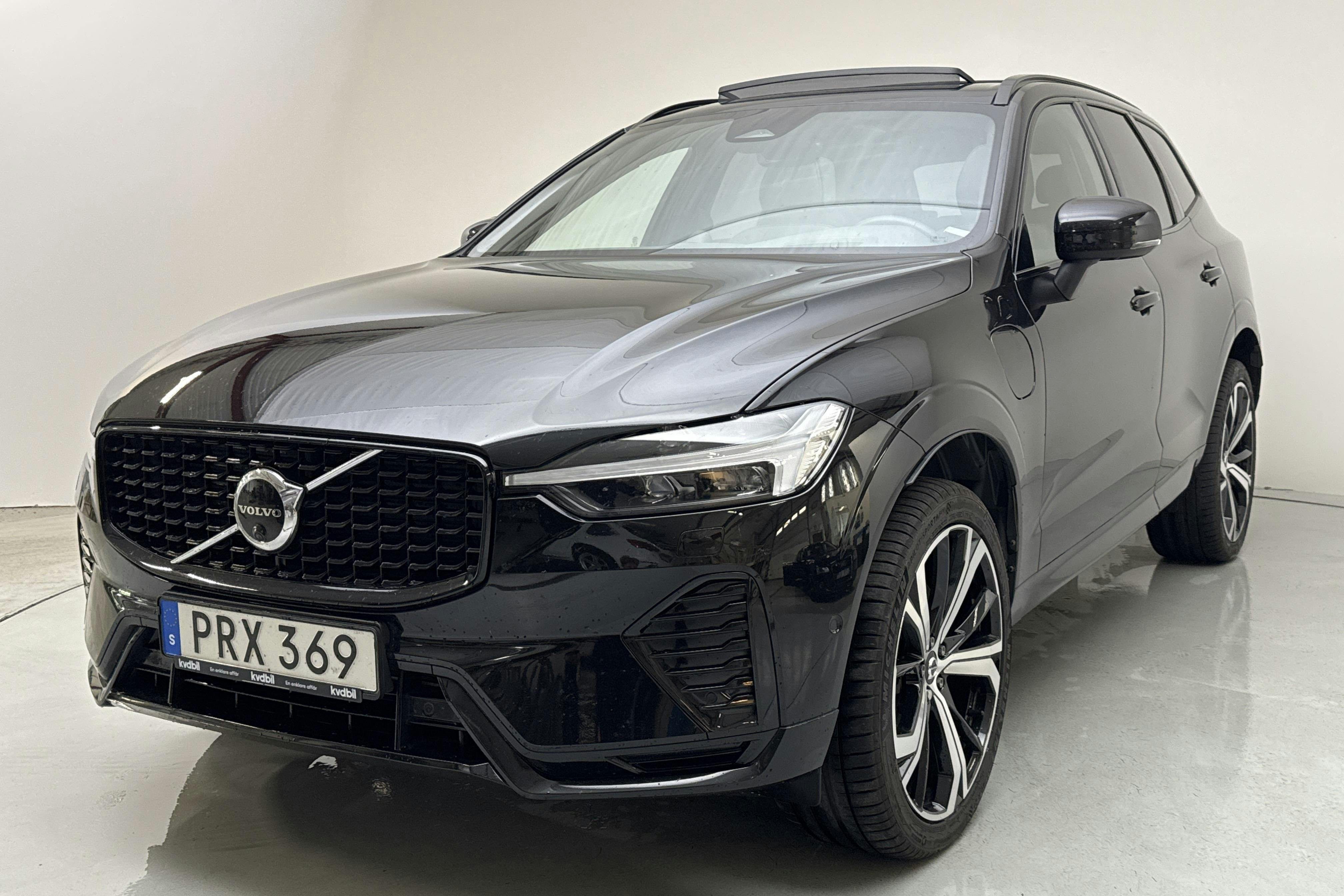 Presentationsfoto 1 av 18: Volvo XC60 T8 AWD Recharge (455hk) - 7 708 mil - Automat - svart - 2022