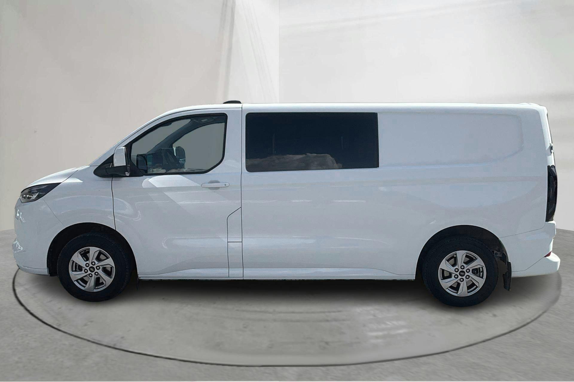 Presentationsfoto 2 av 16: Ford Transit Custom 2.5L PHEV (233hk) - 1 071 mil - Automat - vit - 2025