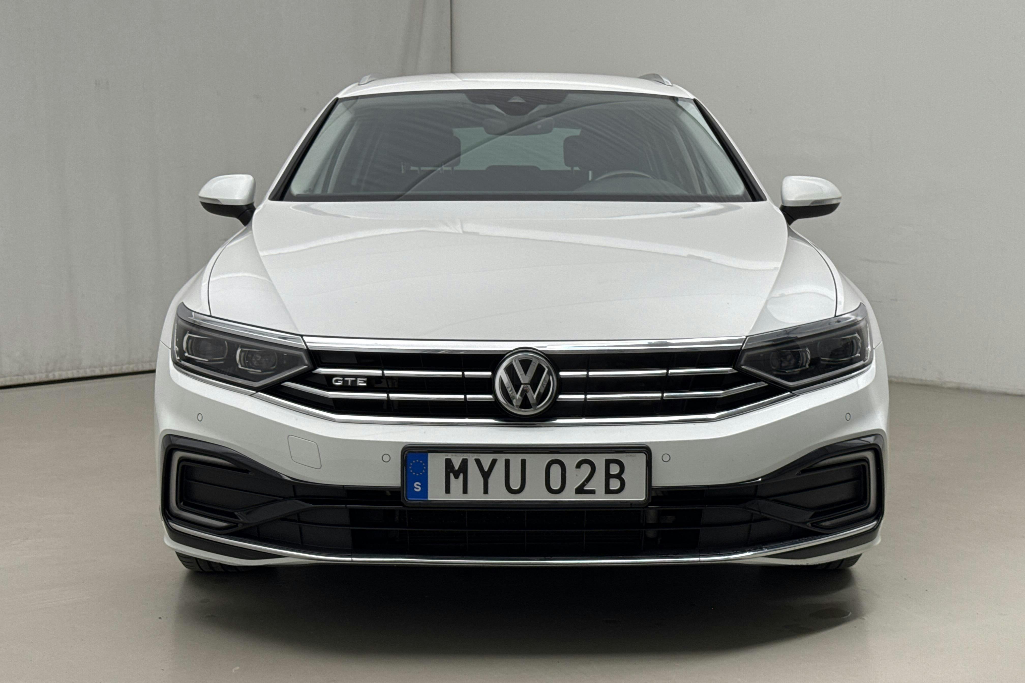 VW Passat 1.4 GTE Sportscombi (218hk) - 92 210 km - Automaatne - valge - 2020