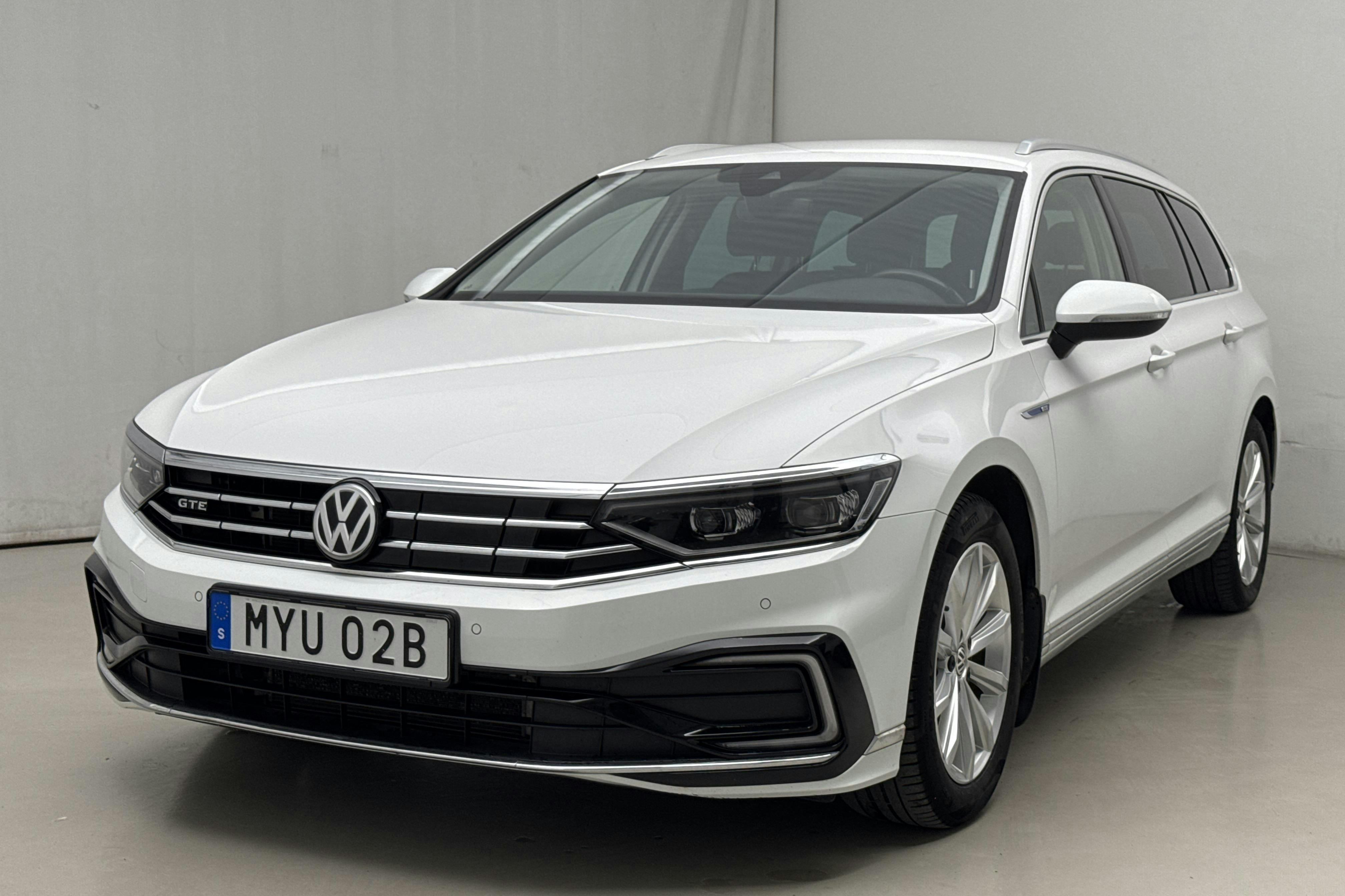 Esitlusfoto 1 aadressil 20: VW Passat 1.4 GTE Sportscombi (218hk) - 92 210 km - Automaatne - valge - 2020