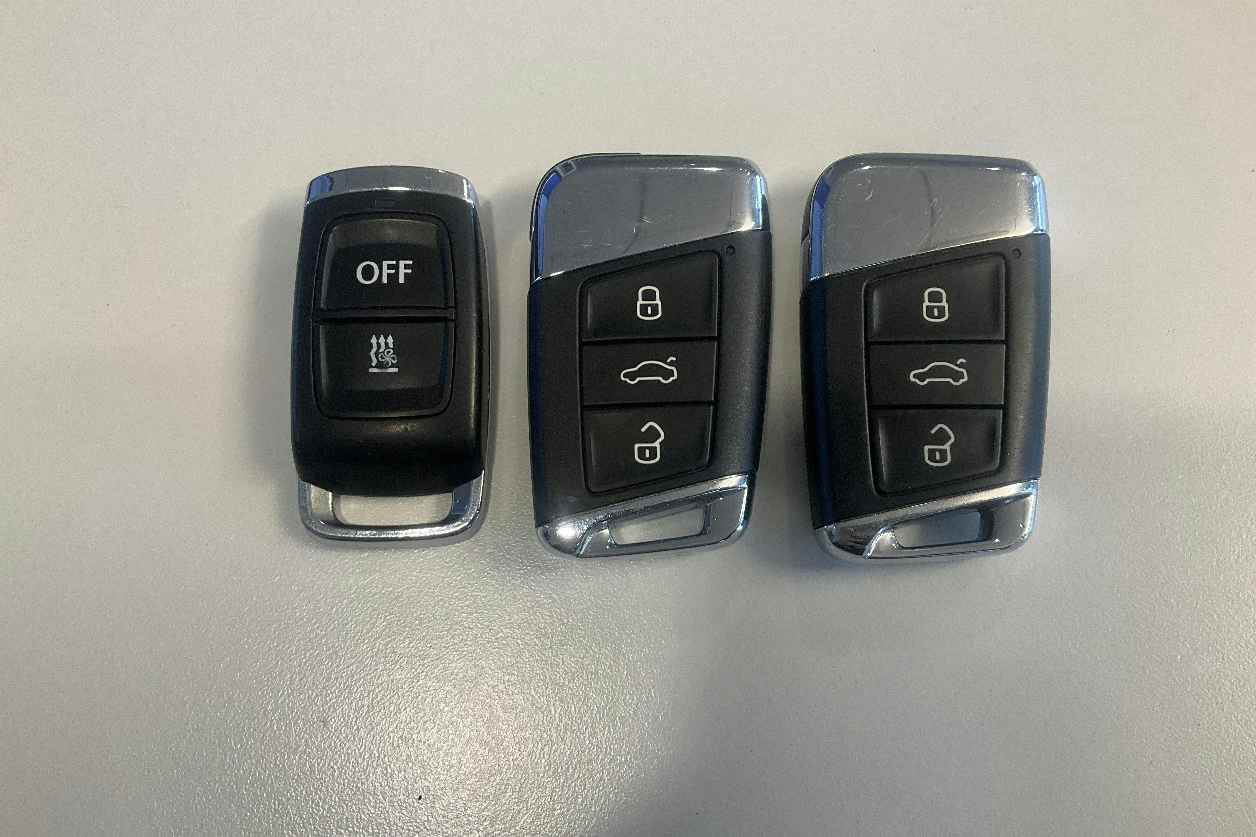 Esitlusfoto 20 aadressil 20: VW Passat 1.4 GTE Sportscombi (218hk) - 92 210 km - Automaatne - valge - 2020