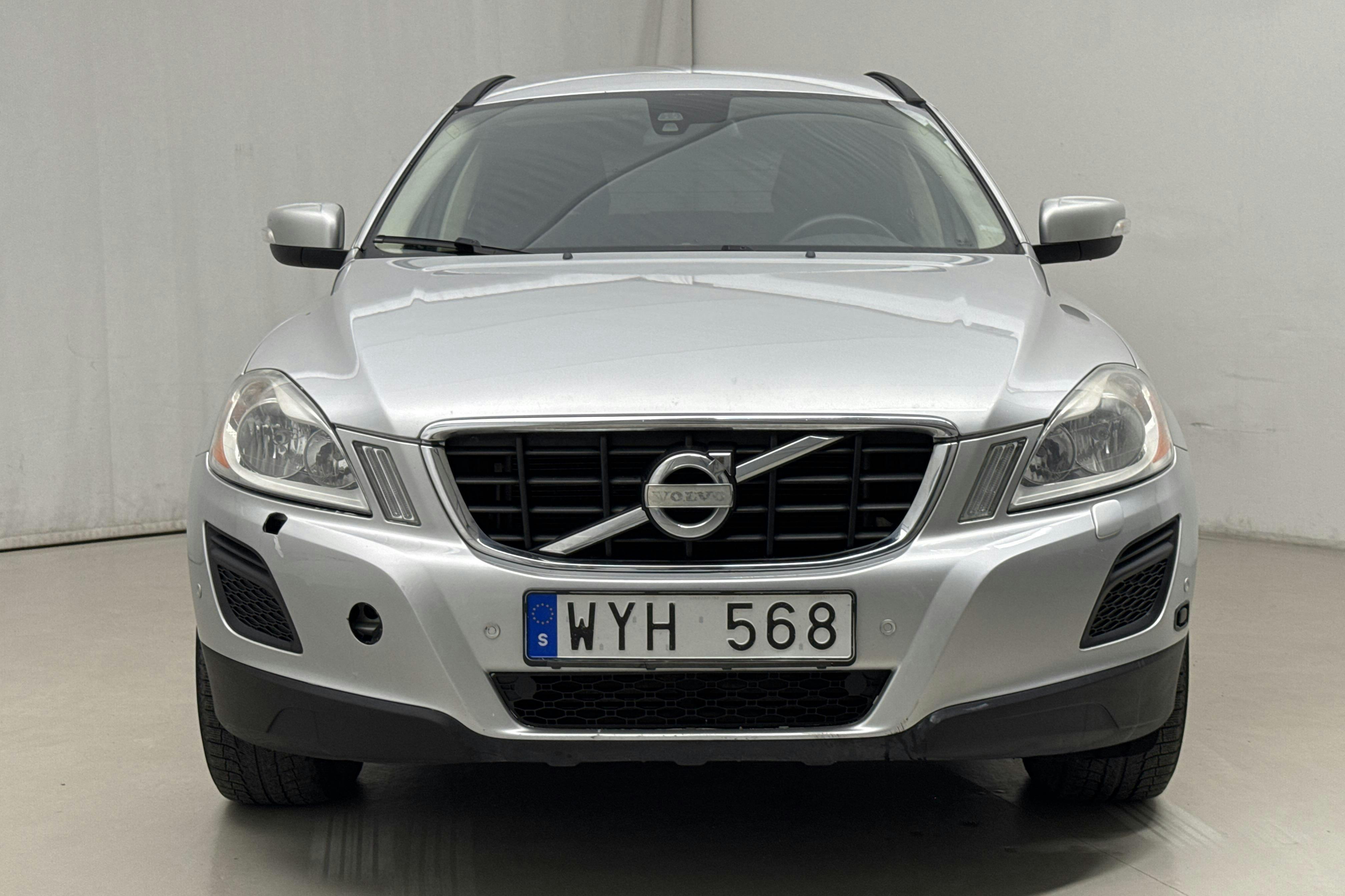 Volvo XC60 D3 AWD (163hk) - 24 882 mil - Automat - Light Grey - 2011