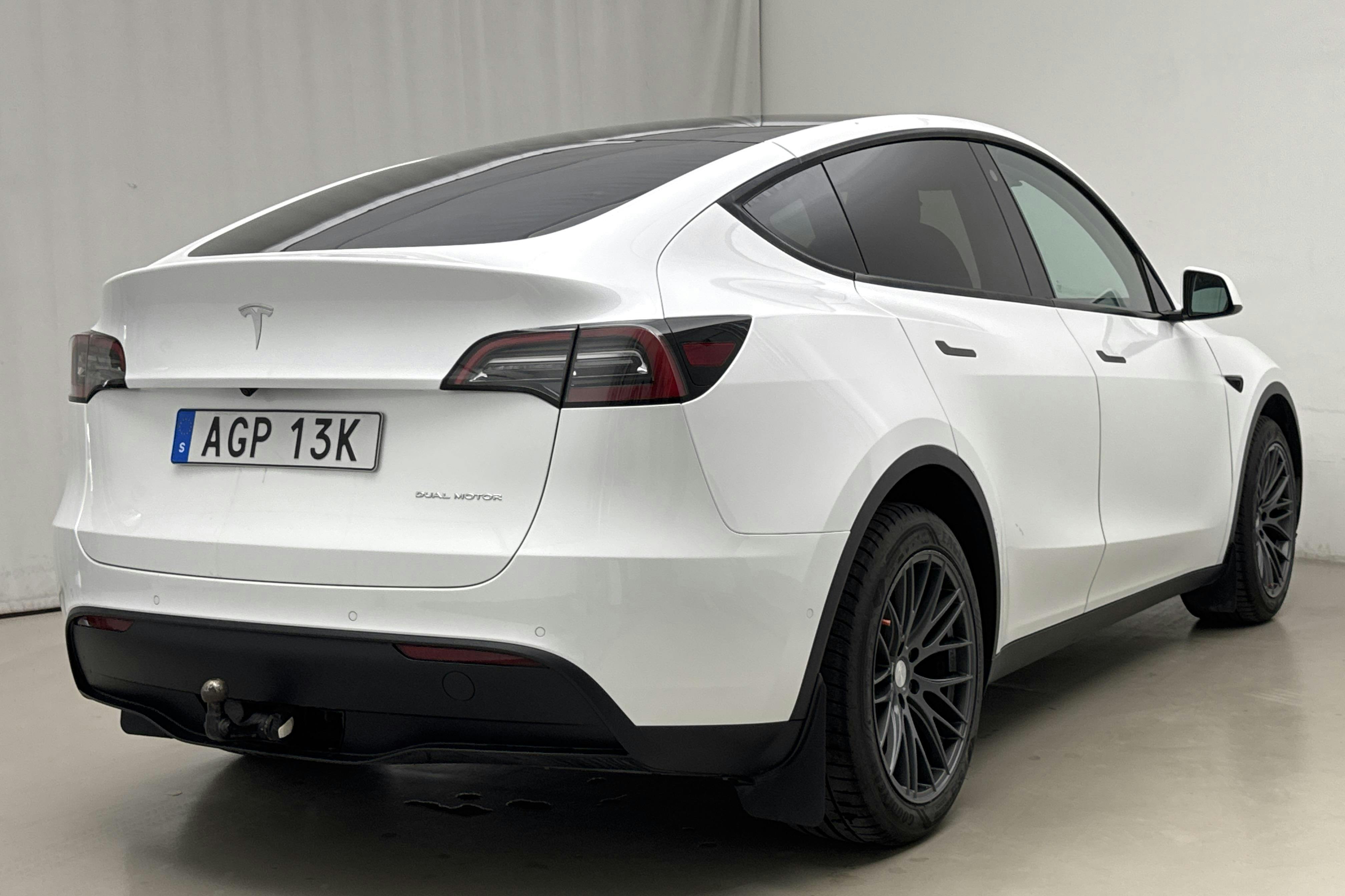 Tesla Model Y Long Range Dual Motor AWD - 7 938 mil - Automat - vit - 2022