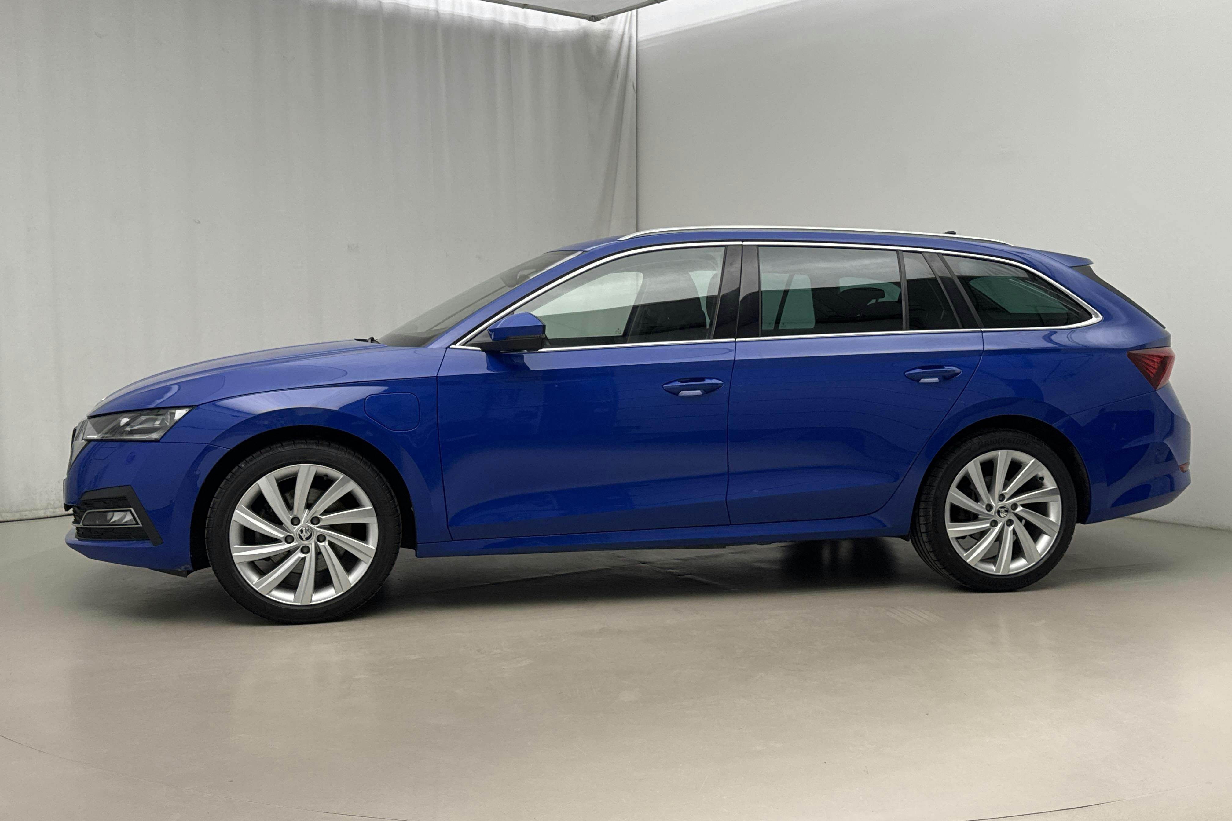 Esitlusfoto 2 aadressil 18: Skoda Octavia 1.4 iV PHEV Combi (204hk) - 82 130 km - Automaatne - sinine - 2021