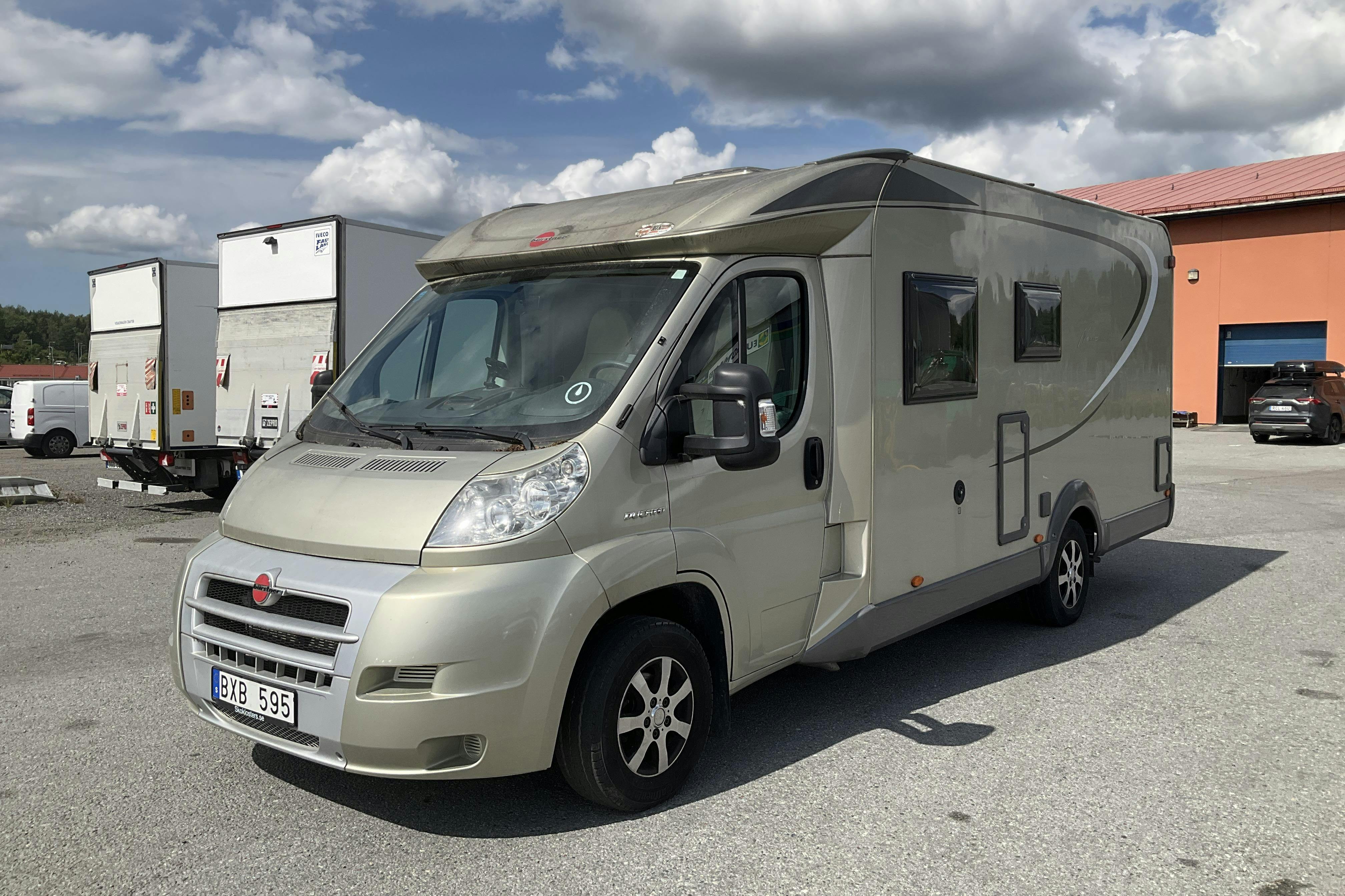 FIAT burstner Nexxo t 660 Husbil - 3 719 mil - Manuell - gul - 2010