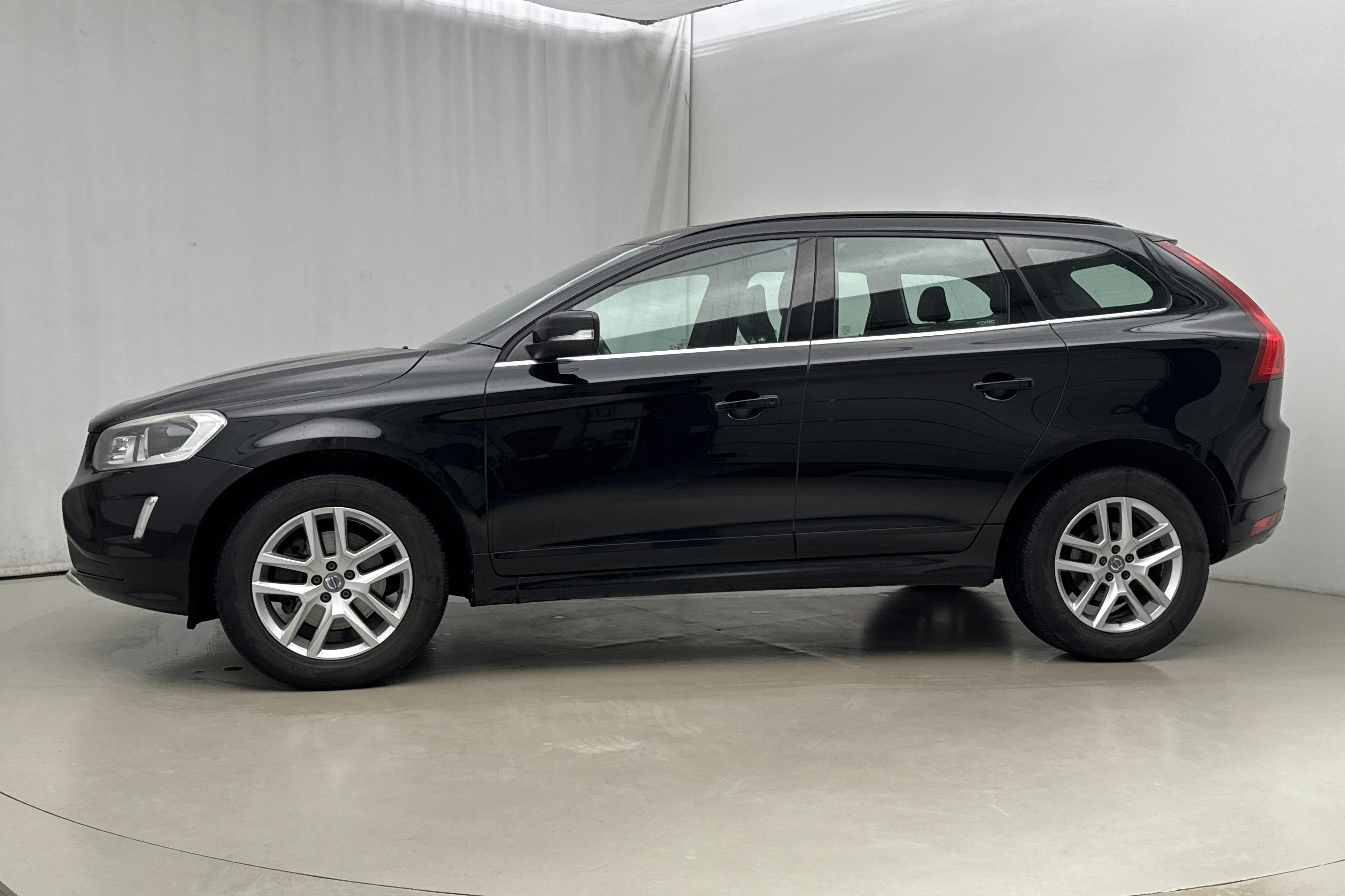 Presentation photo 2 of 17: Volvo XC60 D4 AWD (181hk) - 239 740 km - Automatic - black - 2015