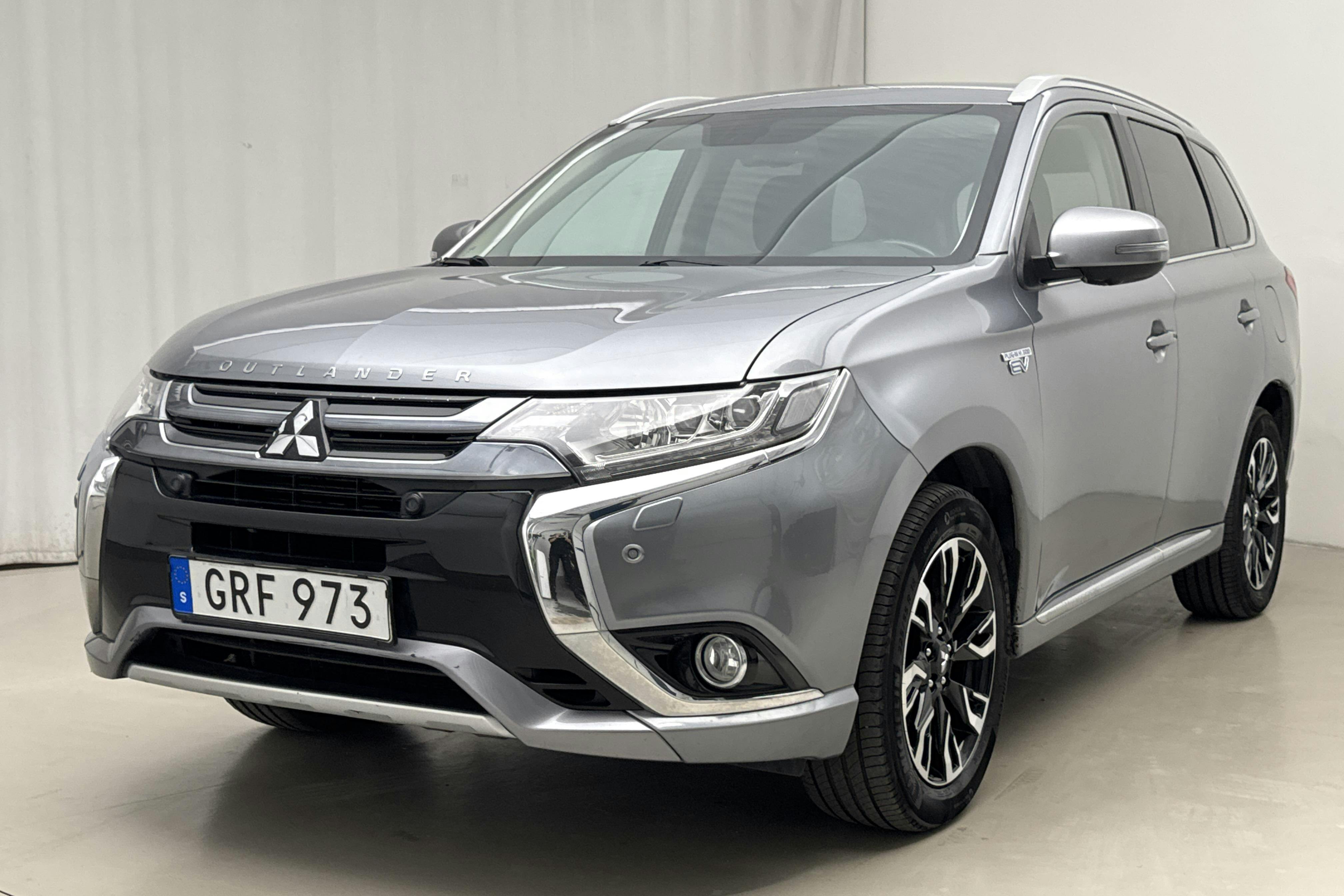 Mitsubishi Outlander 2.0 Plug-in Hybrid 4WD (121hk) - 14 477 mil - Automat - grå - 2016