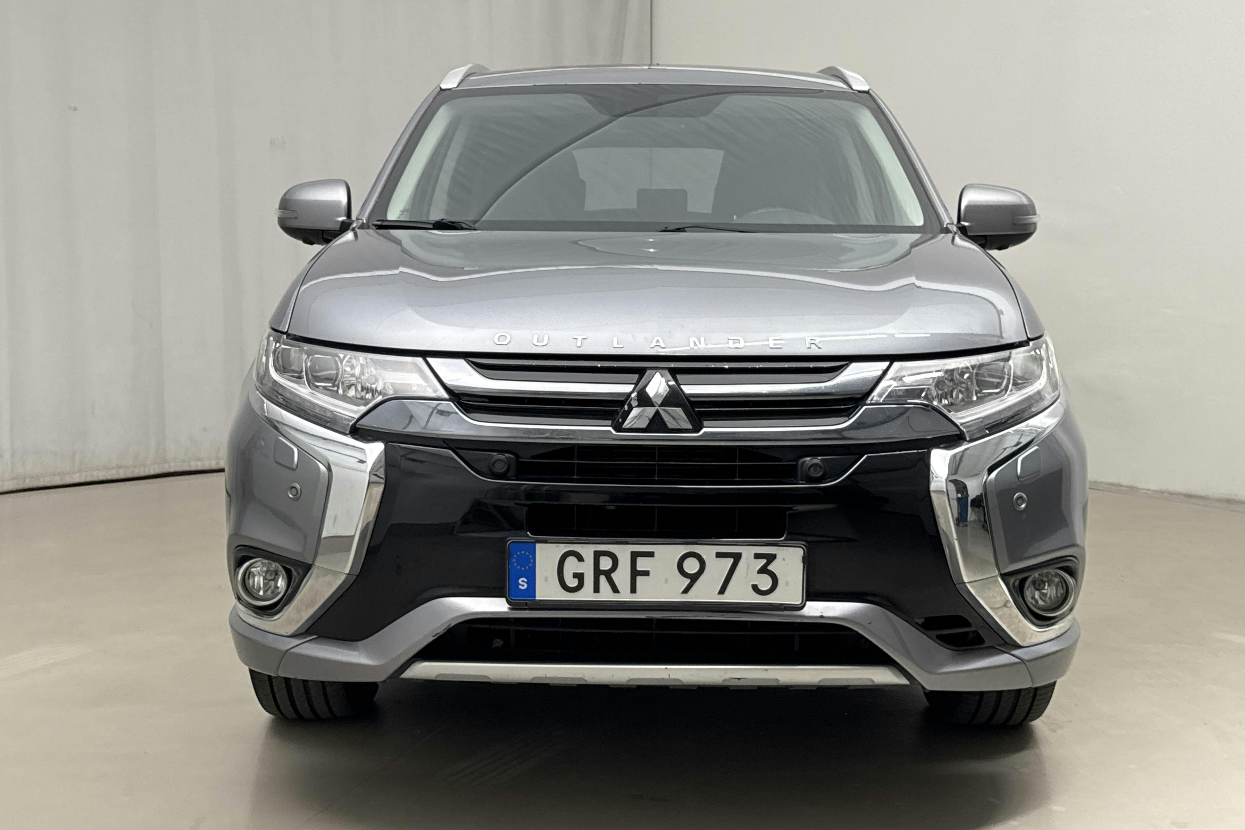 Mitsubishi Outlander 2.0 Plug-in Hybrid 4WD (121hk) - 14 477 mil - Automat - grå - 2016