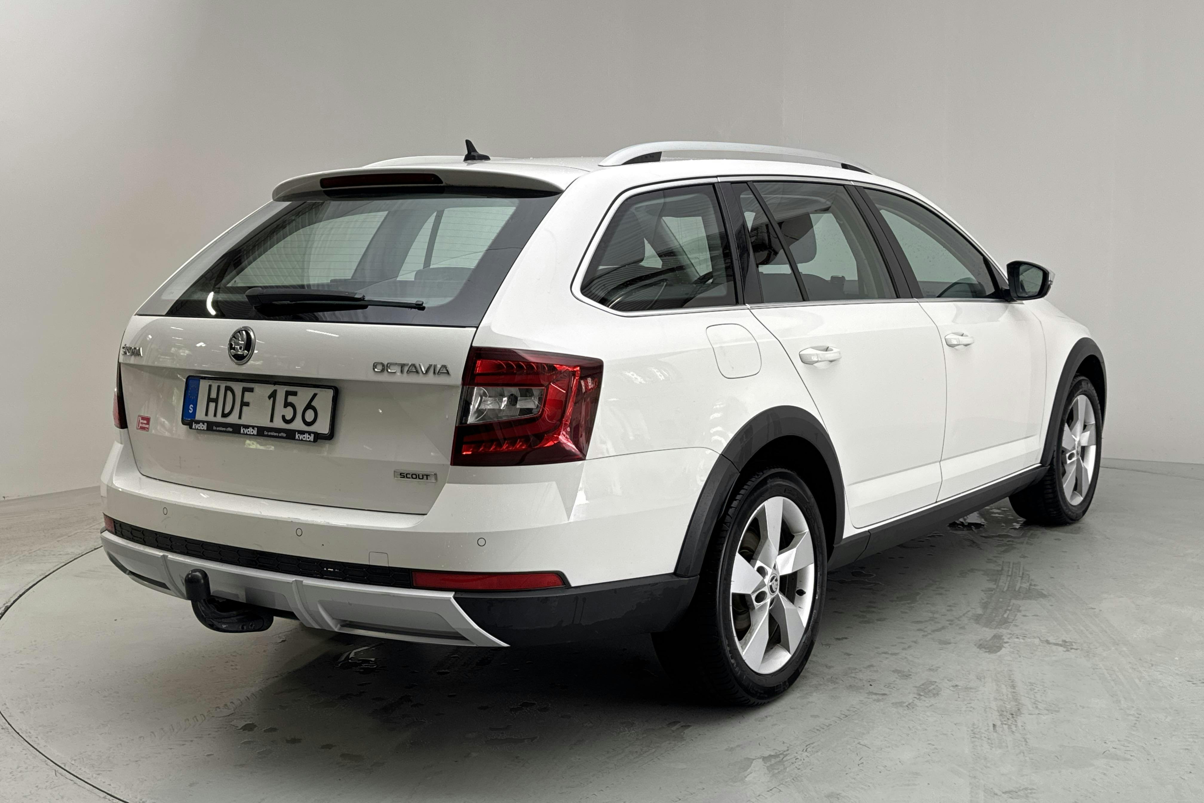 Skoda Octavia Scout II 2.0 TDI 4X4 (150hk) - 302 570 km - Käsitsi - valge - 2018