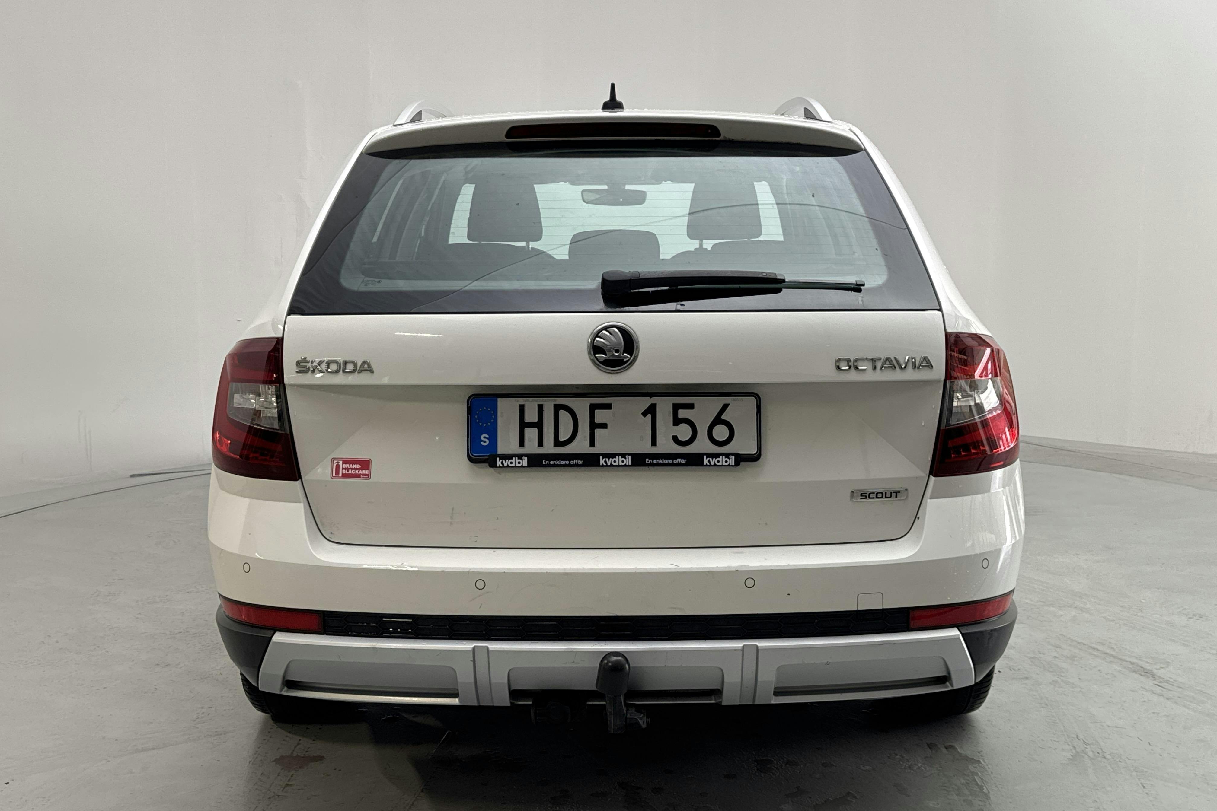 Skoda Octavia Scout II 2.0 TDI 4X4 (150hk) - 302 570 km - Käsitsi - valge - 2018