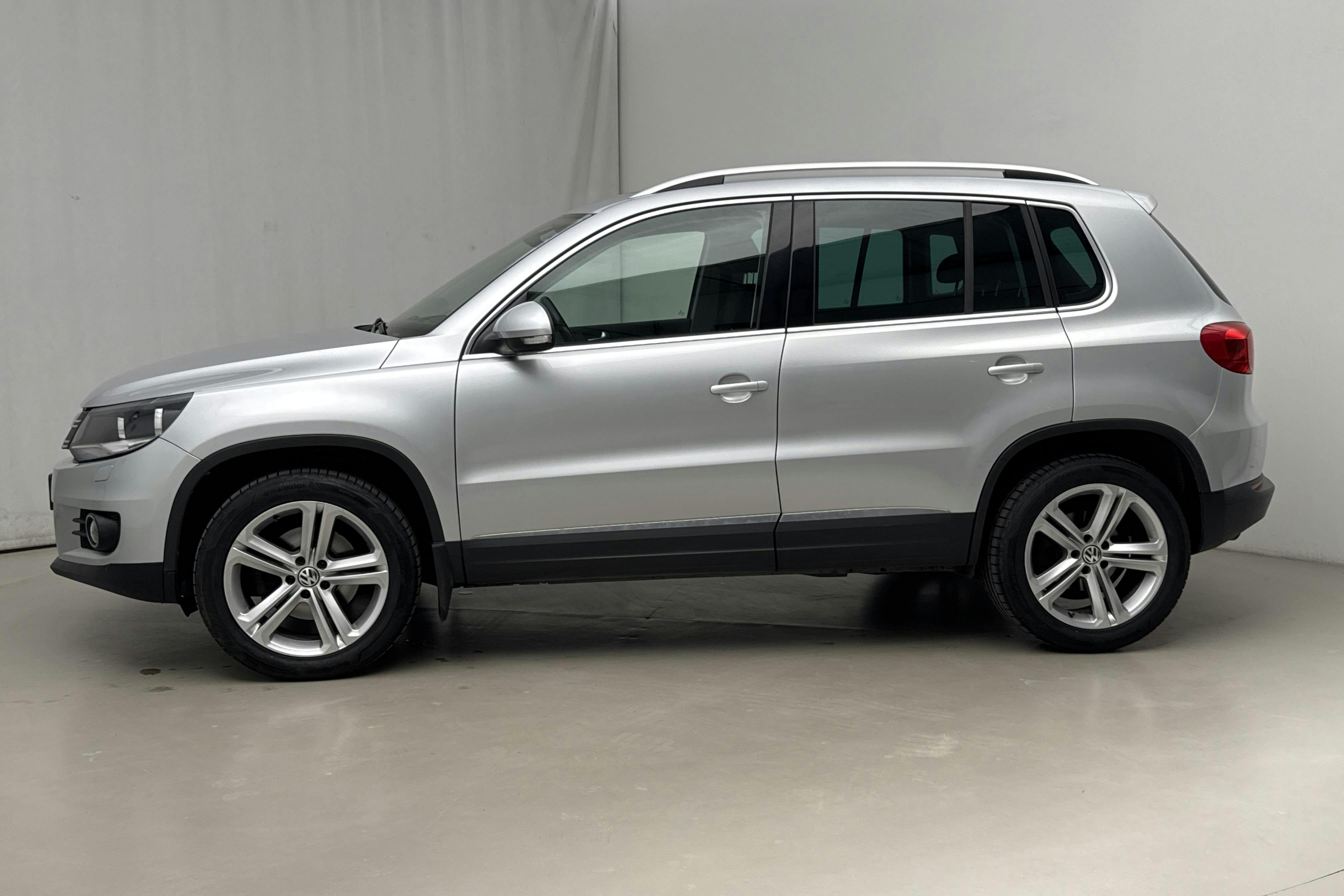 Esitlusfoto 2 aadressil 16: VW Tiguan 1.4 TSI 4MOTION (160hk) - 116 830 km - Käsitsi - hõbe - 2015