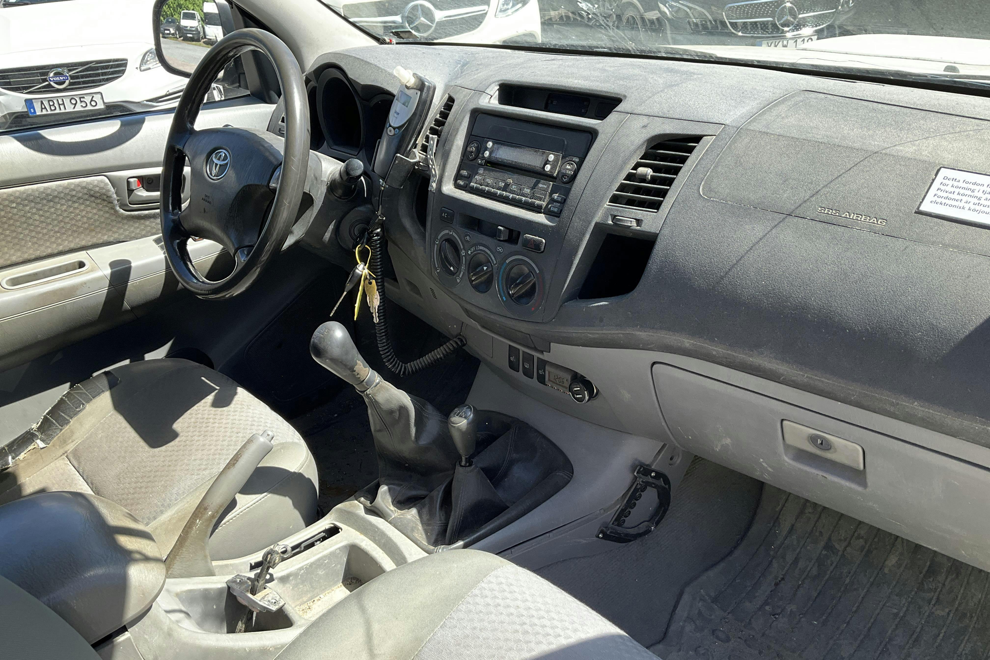 Toyota Hilux 2.5 D-4D 4WD (120hk) - 11 624 mil - Manuell - vit - 2008