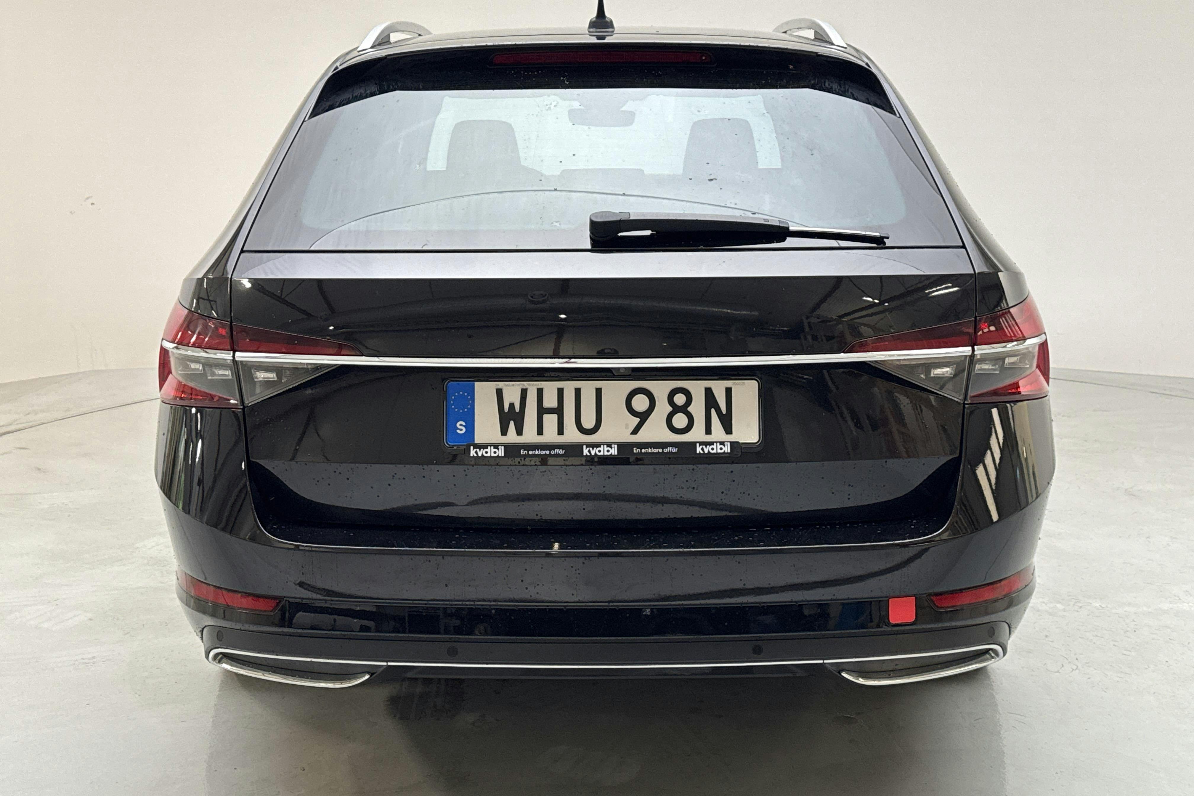 Skoda Superb 1.4 TSI PHEV Kombi (218hk) - 14 021 mil - Automat - svart - 2020