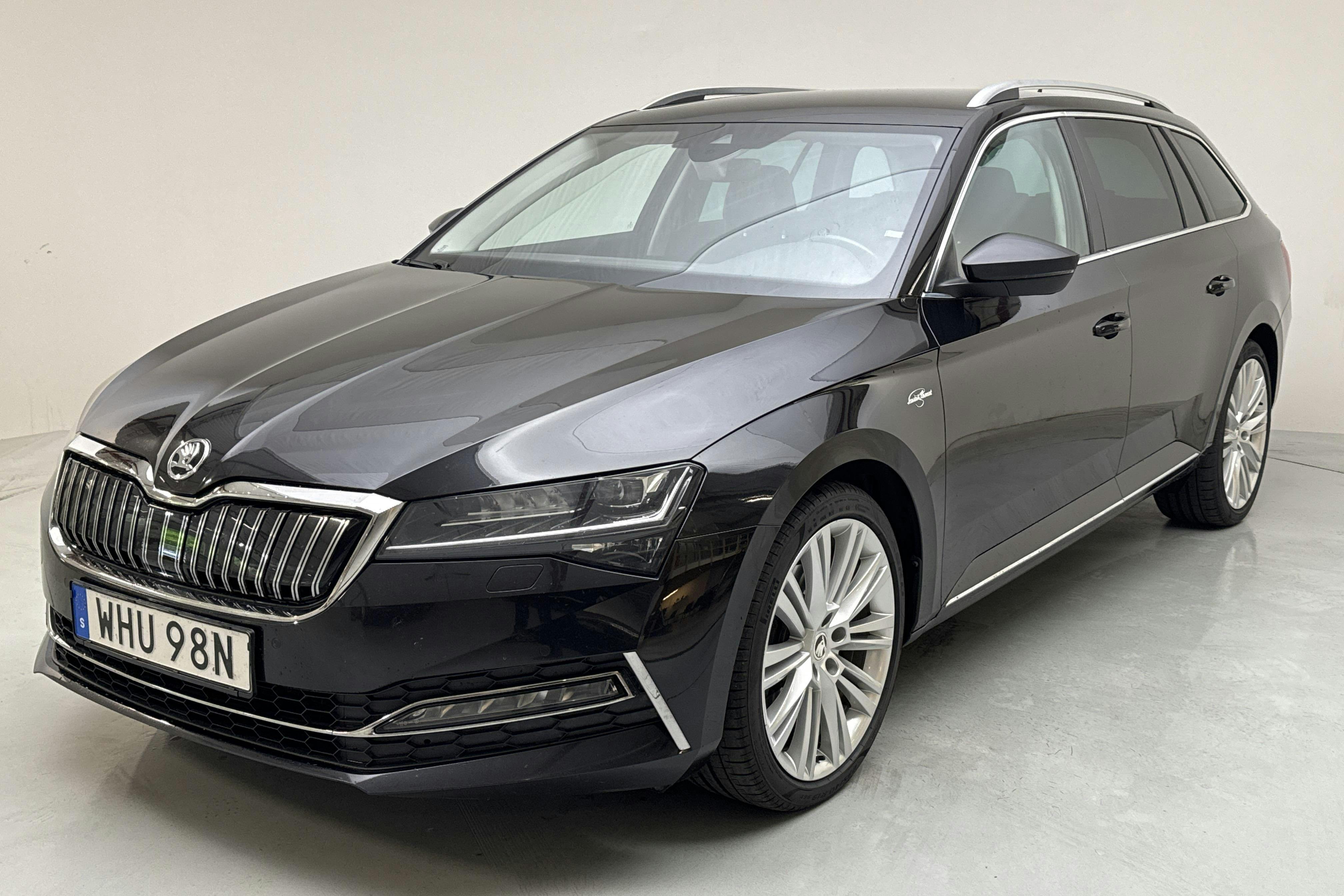 Skoda Superb 1.4 TSI PHEV Kombi (218hk) - 14 021 mil - Automat - svart - 2020