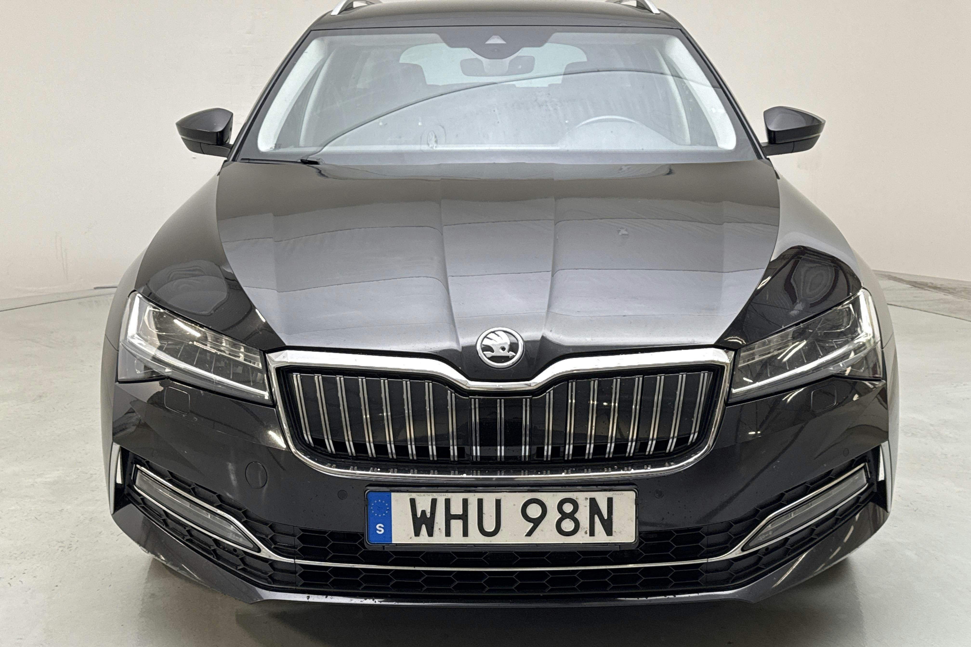 Skoda Superb 1.4 TSI PHEV Kombi (218hk) - 14 021 mil - Automat - svart - 2020