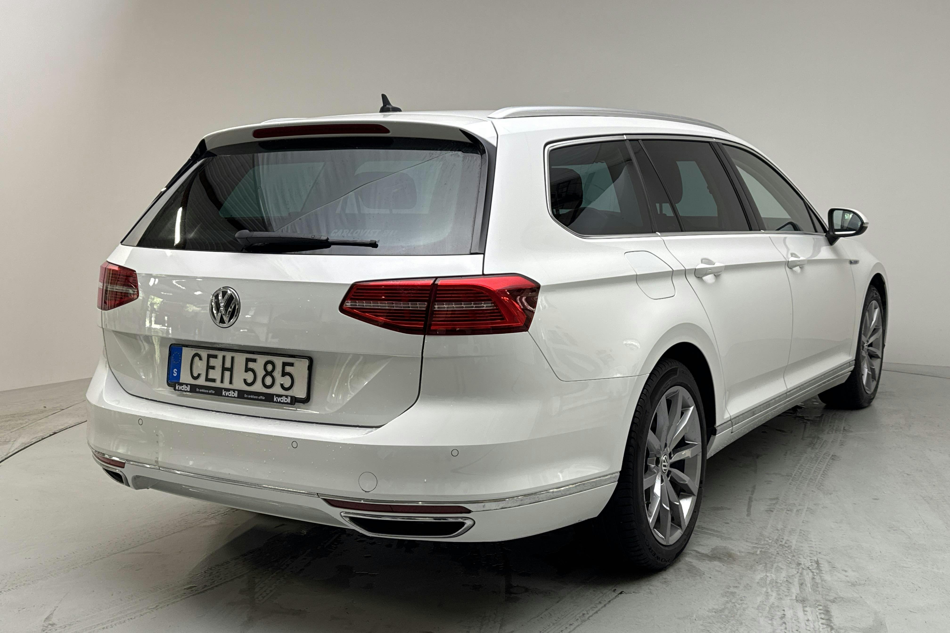 VW Passat 1.4 Plug-in-Hybrid Sportscombi (218hk) - 12 802 mil - Automat - vit - 2018