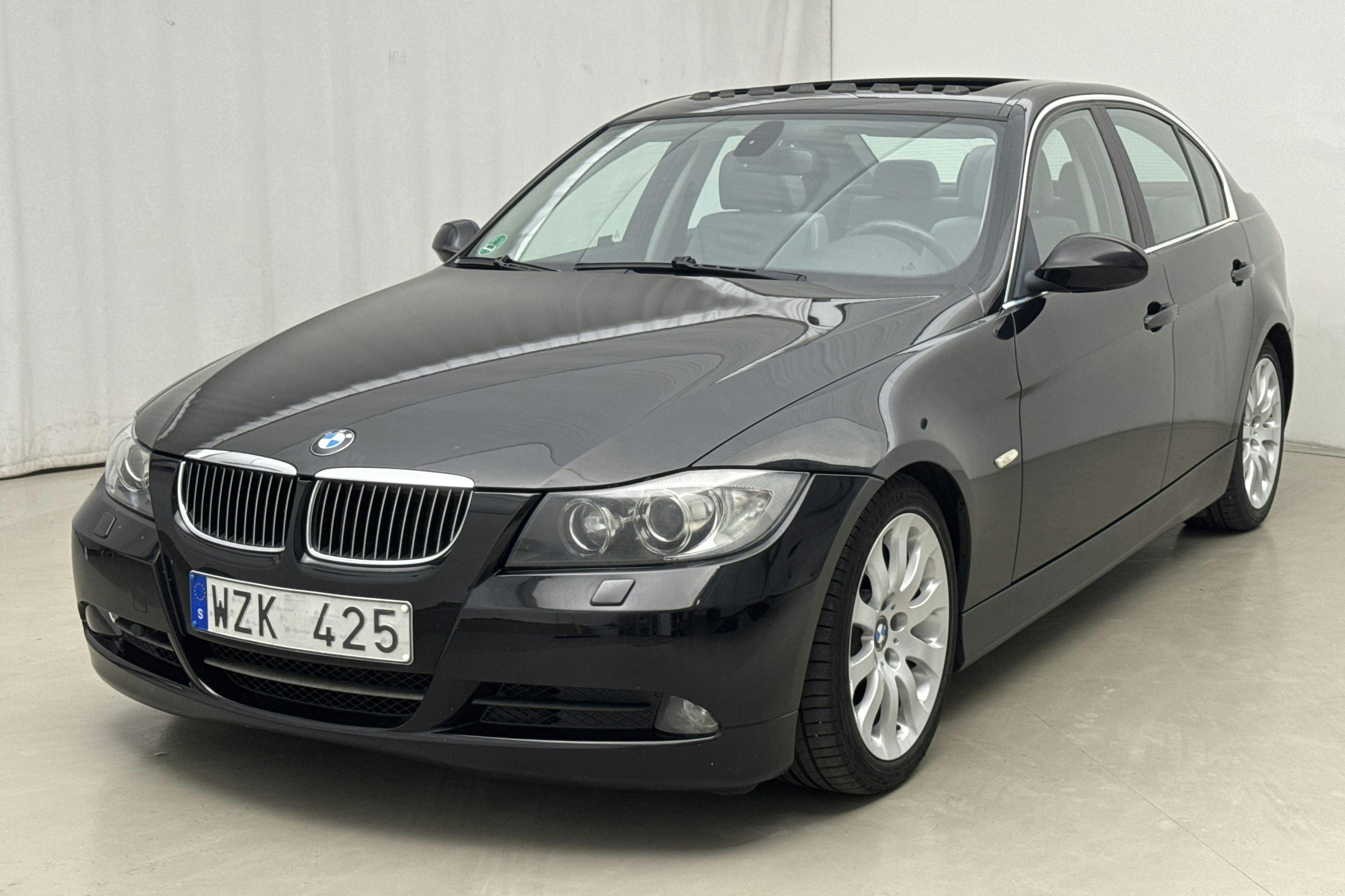 BMW 325i Sedan, E90 (218hk) - 19 663 mil - Automat - svart - 2005