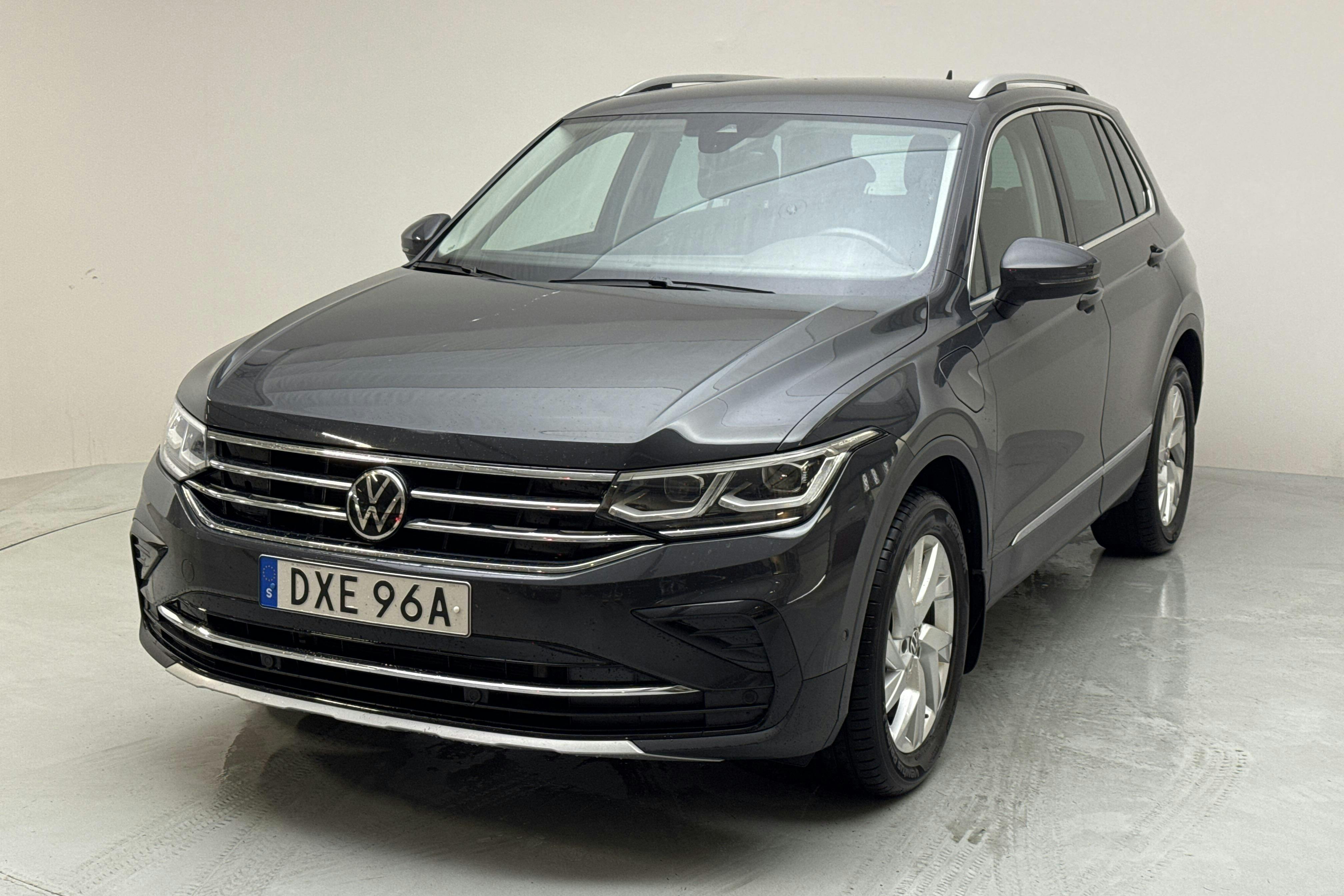 VW Tiguan 1.4 TSI eHybrid (245hk) - 8 748 mil - Automat - grå - 2022
