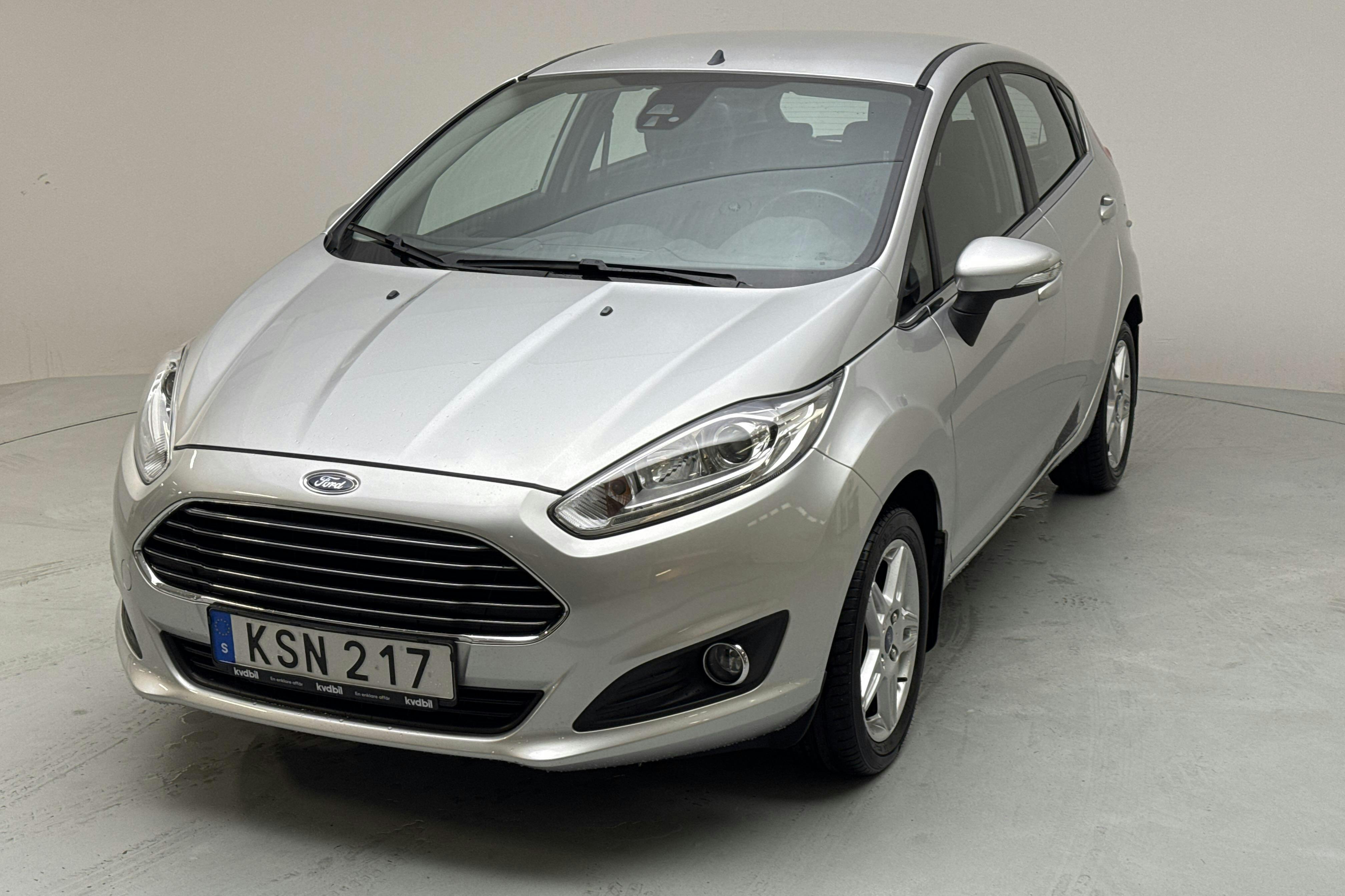 Ford Fiesta 1.0 5dr (80hk) - 3 594 mil - Manuell - grå - 2015
