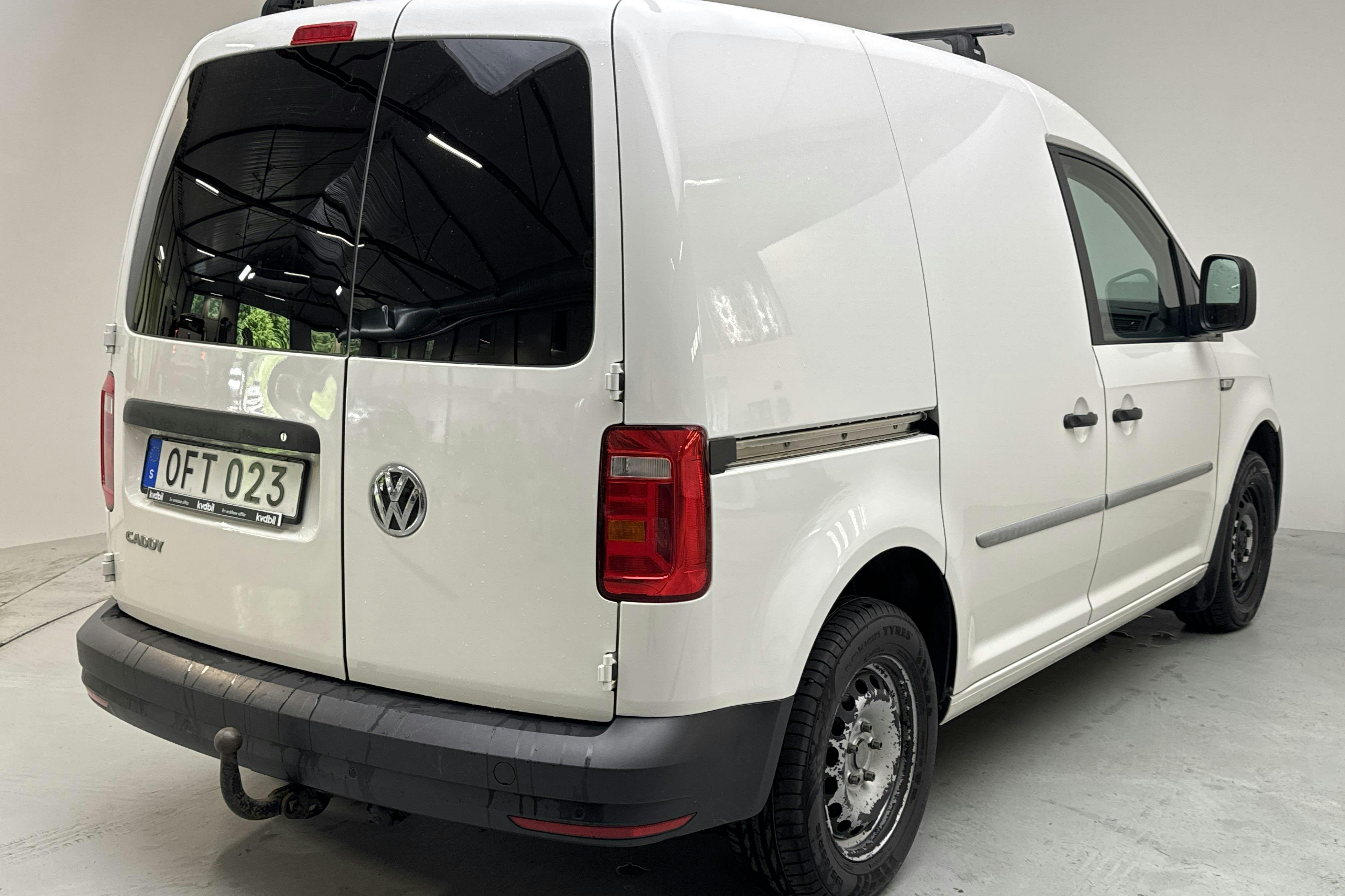 VW Caddy 2.0 TDI Skåp (102hk) - 13 738 mil - Manuell - vit - 2017