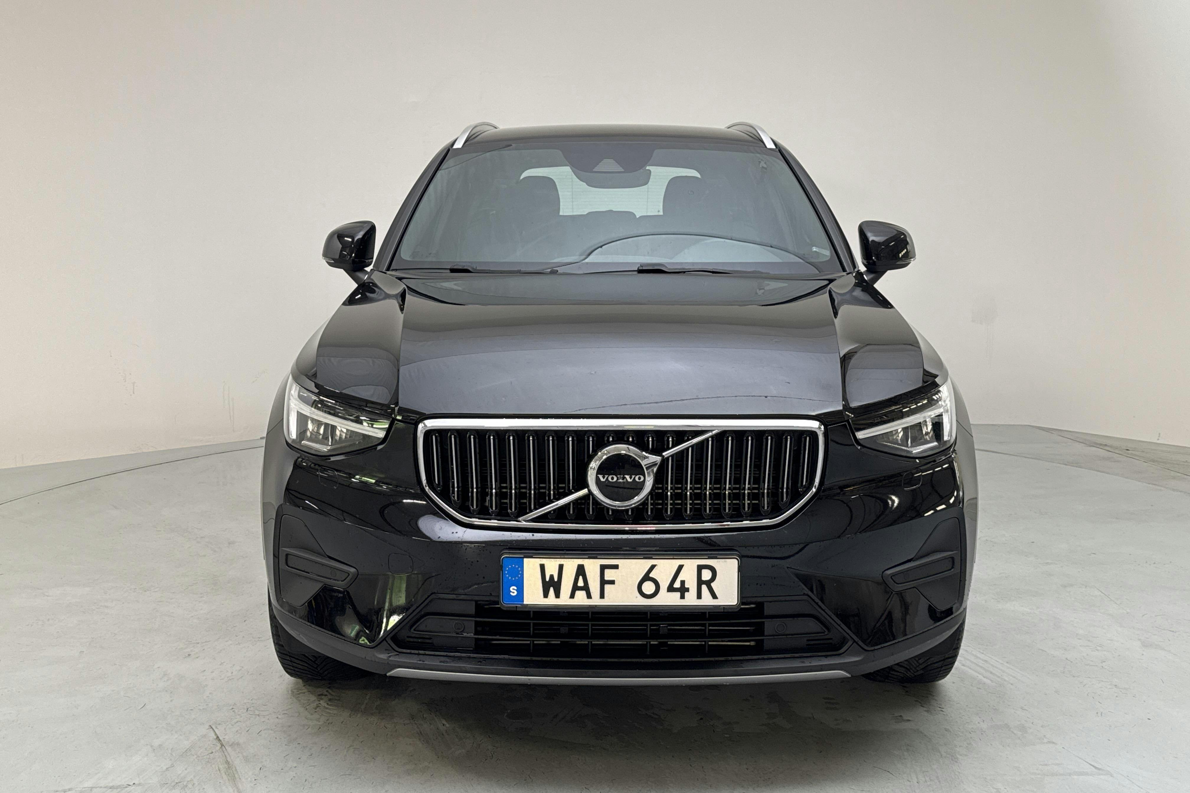Volvo XC40 T4 2WD Twin Engine (211hk) - 3 789 mil - Automat - svart - 2023