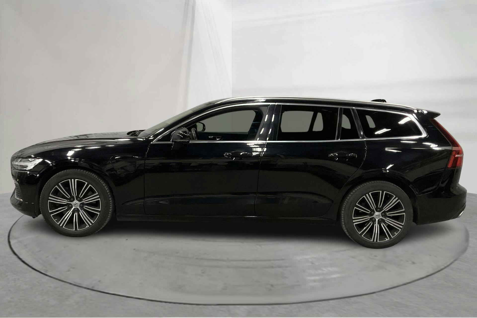 Presentation photo 2 of 17: Volvo V60 T6 AWD Twin Engine (340hk) - 91 850 km - Automatic - black - 2021