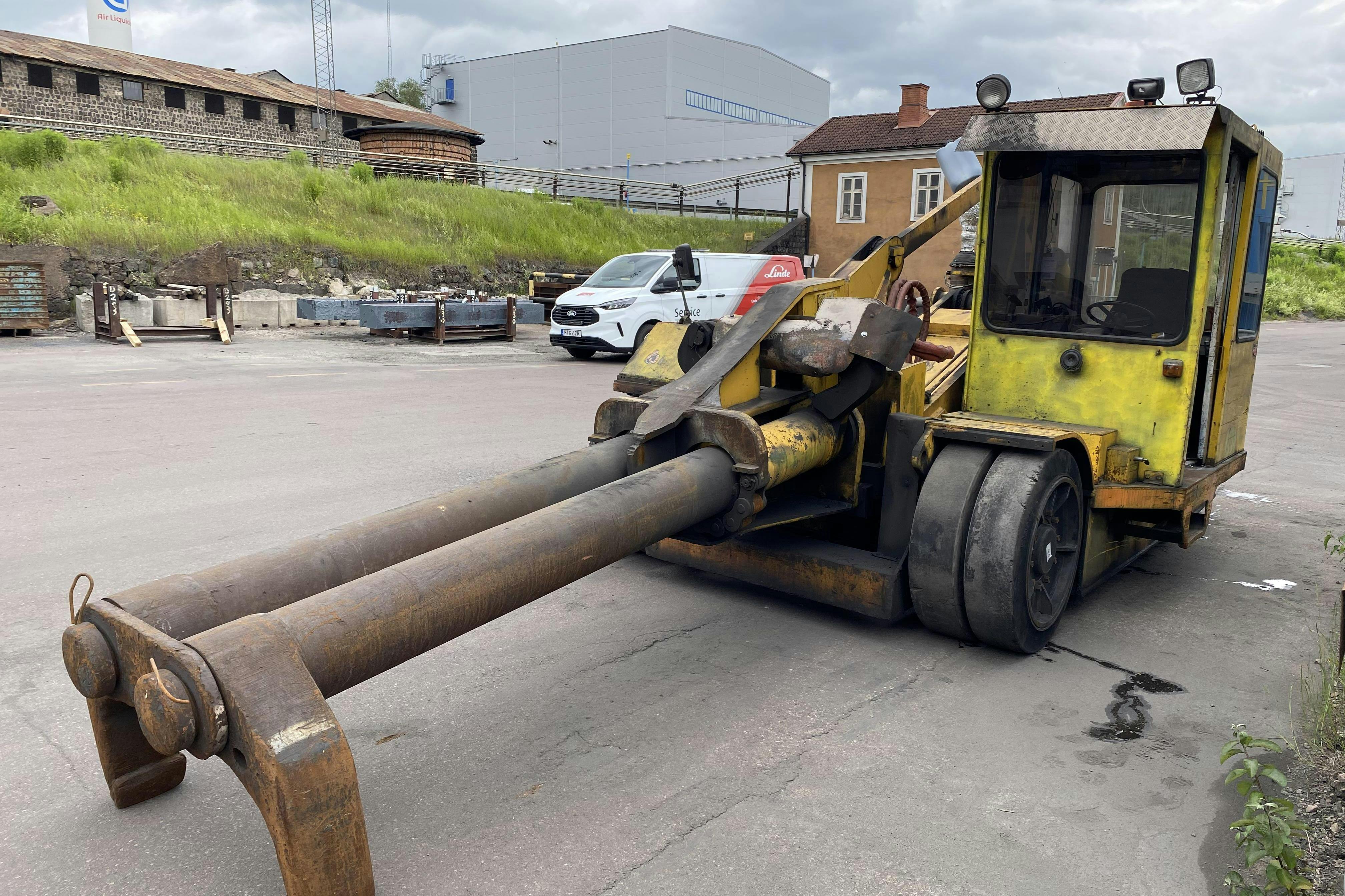 Glama Motviktstruck med klogrip 17 tons -  - 1987