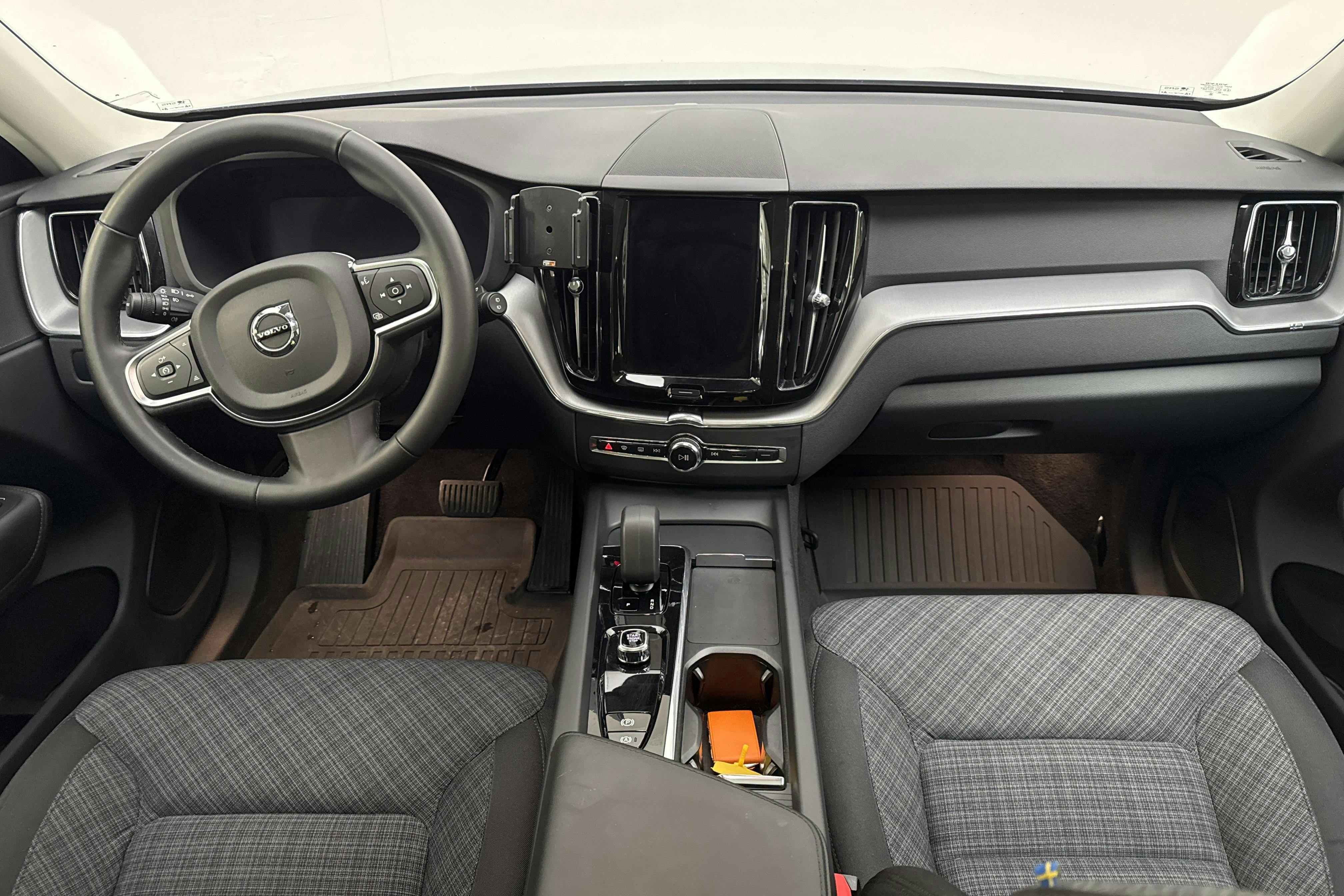 Volvo XC60 T6 AWD Recharge (350hk) - 7 339 mil - Automat - grå - 2024