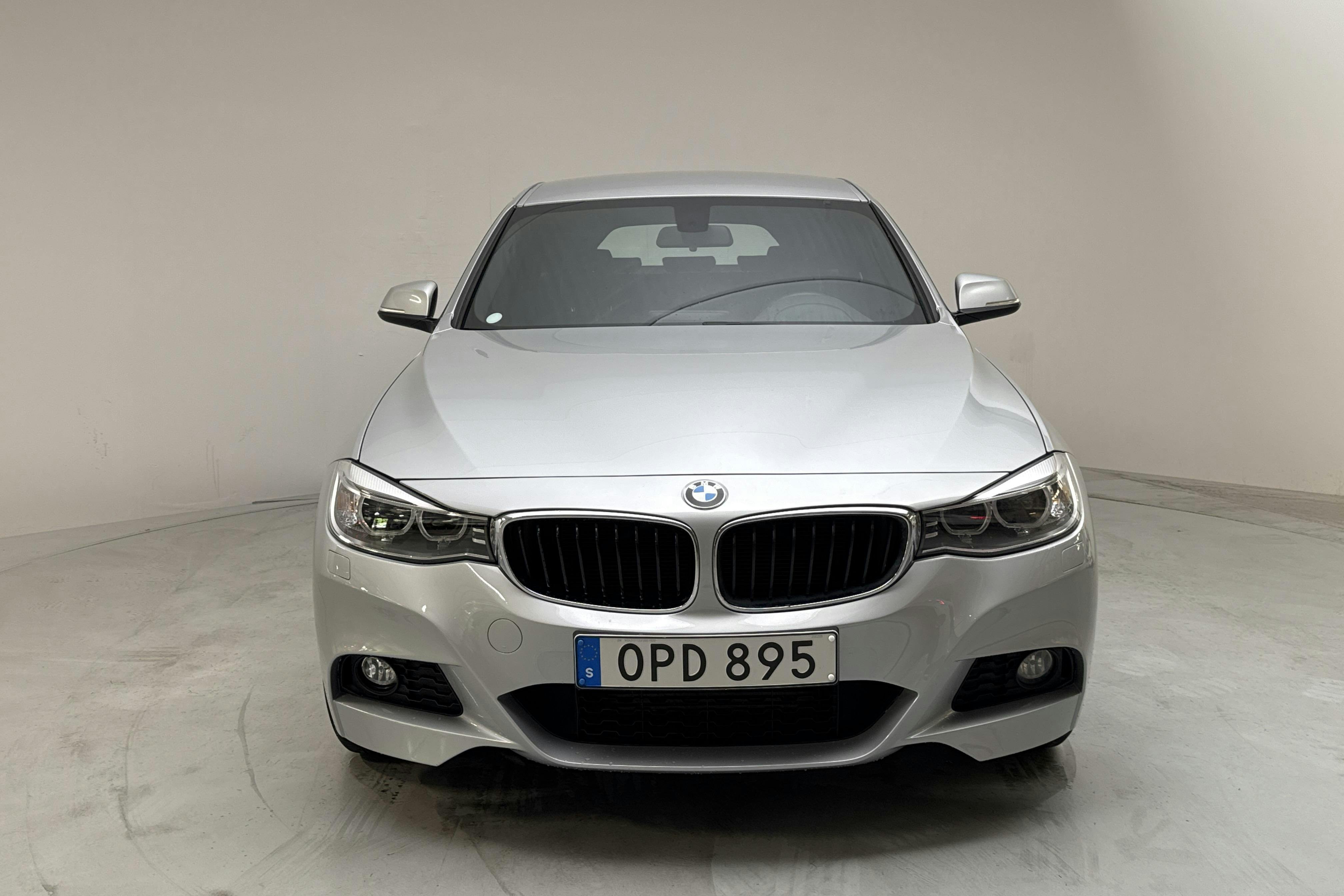 BMW 320d GT xDrive, F34 (184hk) - 106 580 km - Automaatne - hõbe - 2015