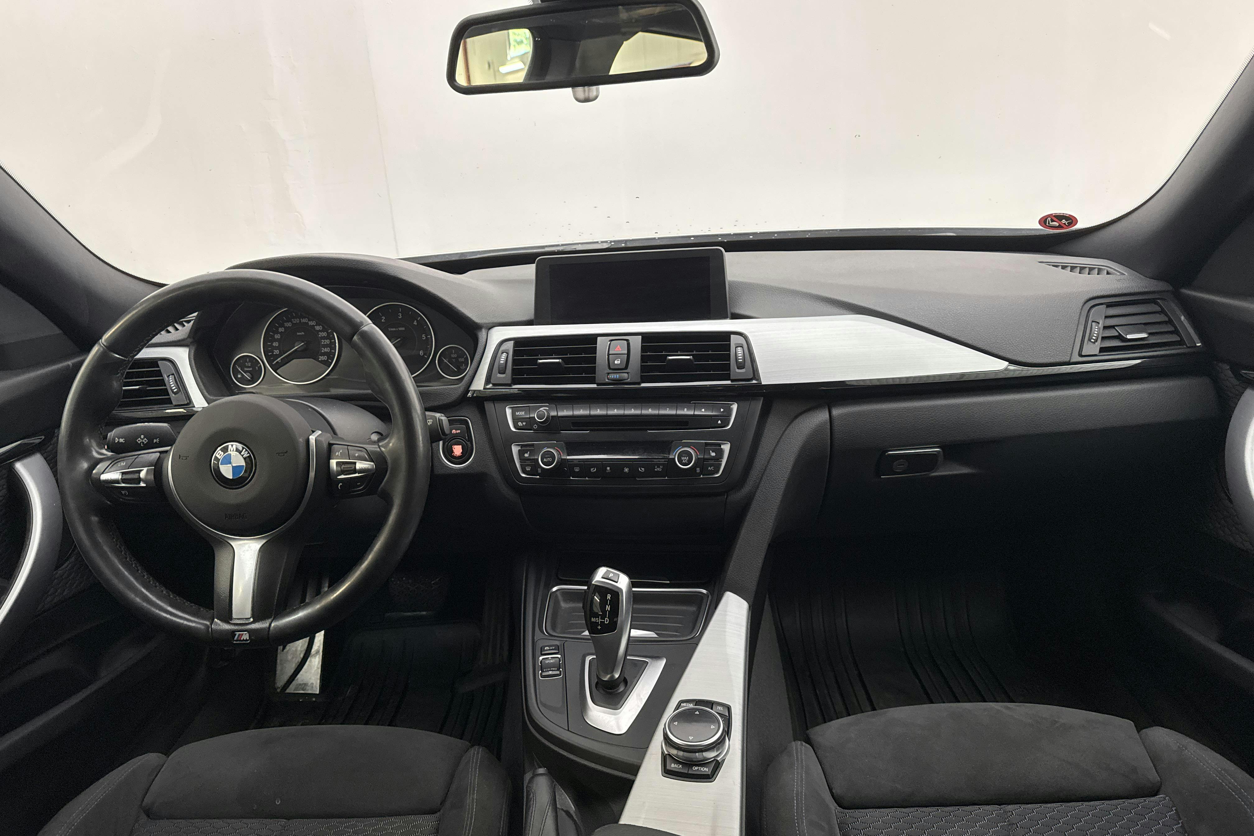 BMW 320d GT xDrive, F34 (184hk) - 106 580 km - Automaatne - hõbe - 2015