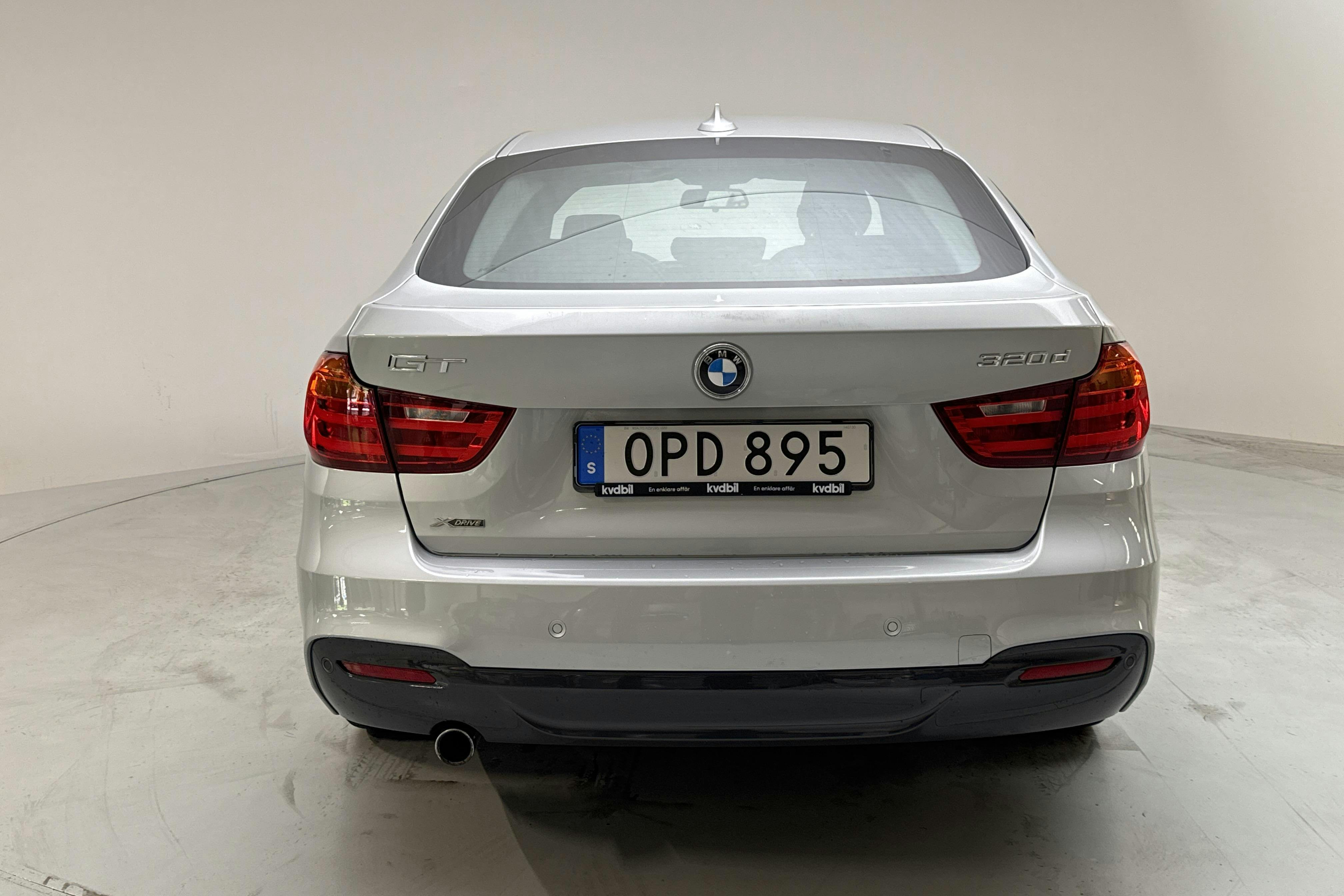 BMW 320d GT xDrive, F34 (184hk) - 106 580 km - Automaatne - hõbe - 2015