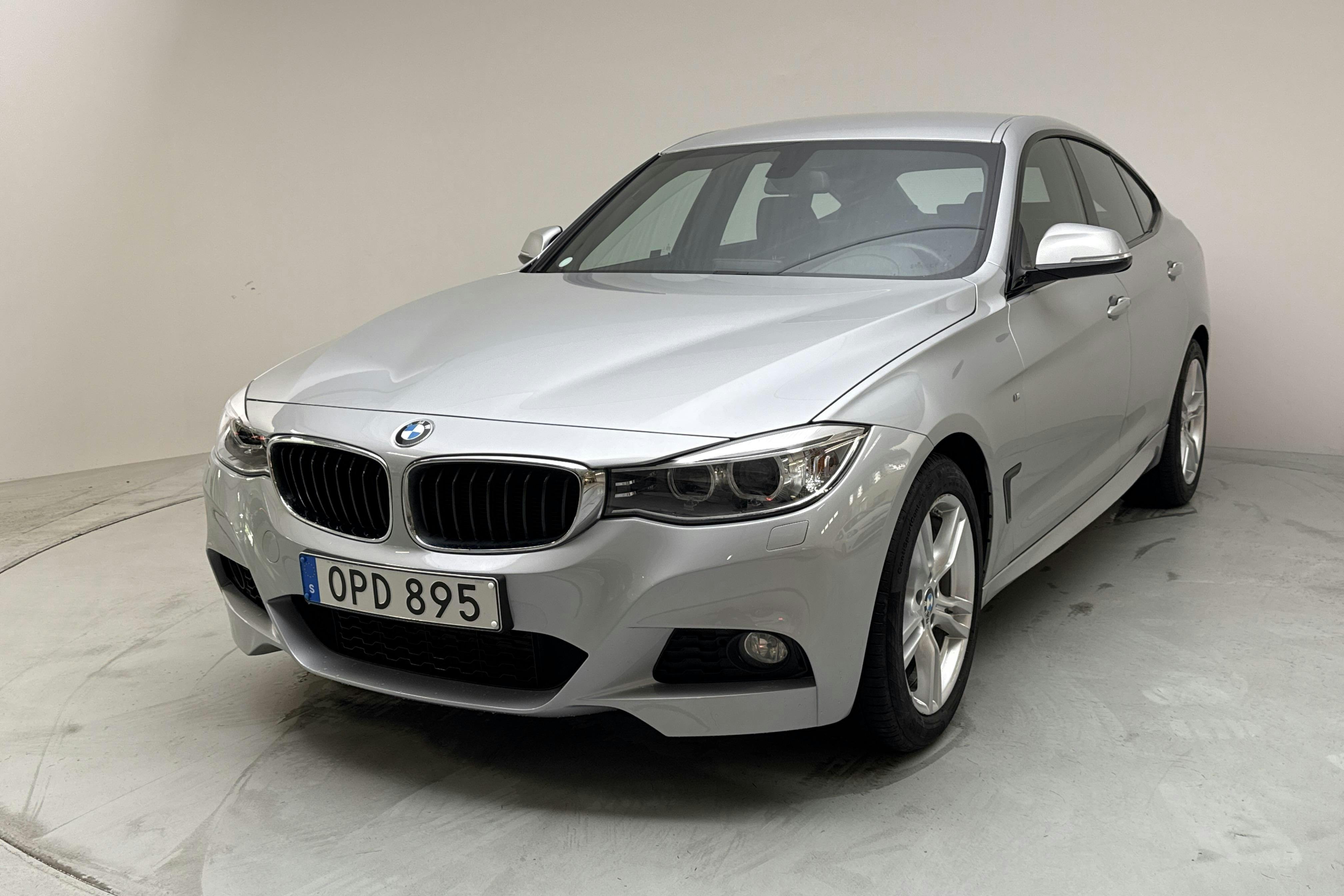 BMW 320d GT xDrive, F34 (184hk) - 10 658 mil - Automat - silver - 2015