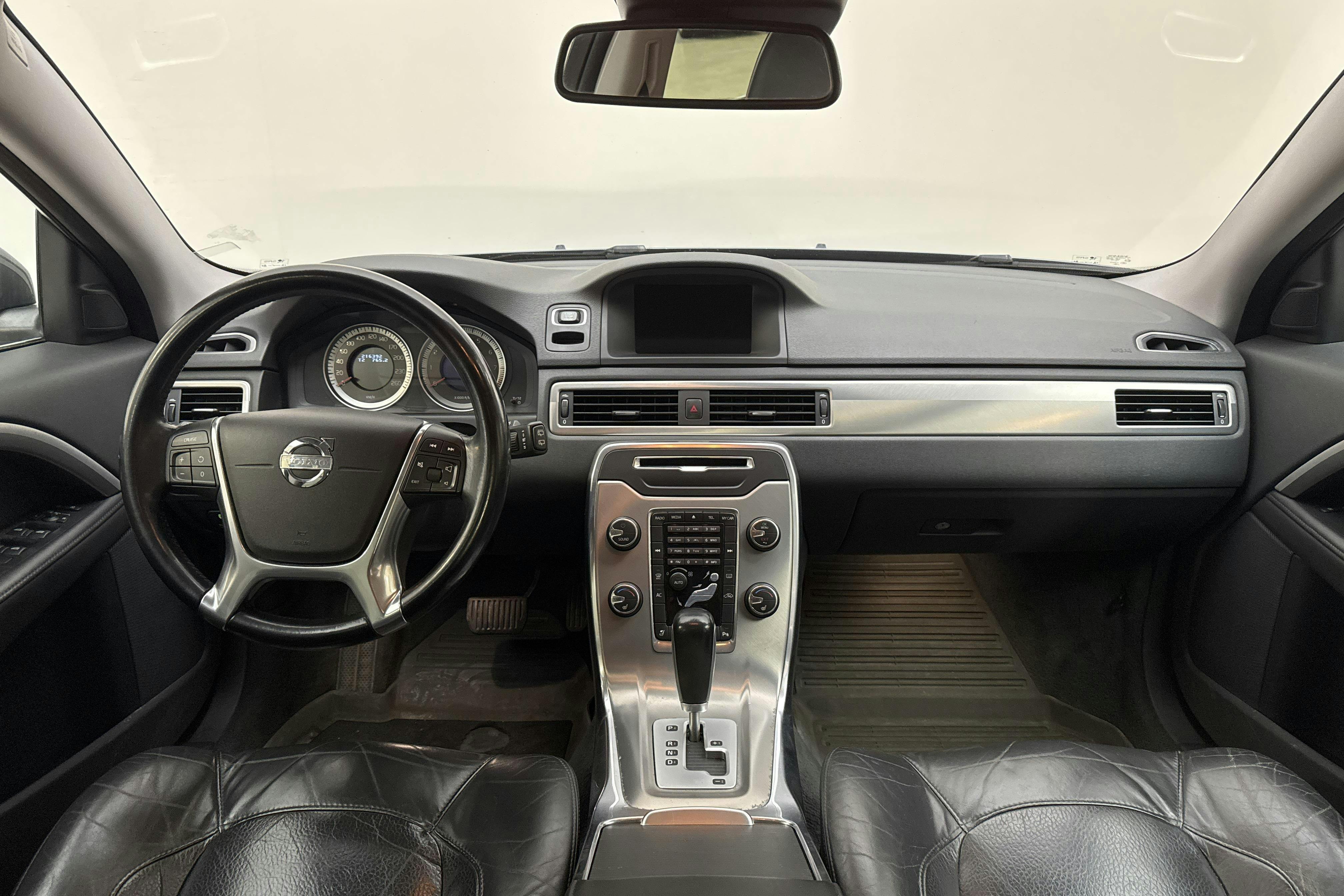 Volvo V70 II 2.5T (231hk) - 216 380 km - Automaatne - hall - 2012