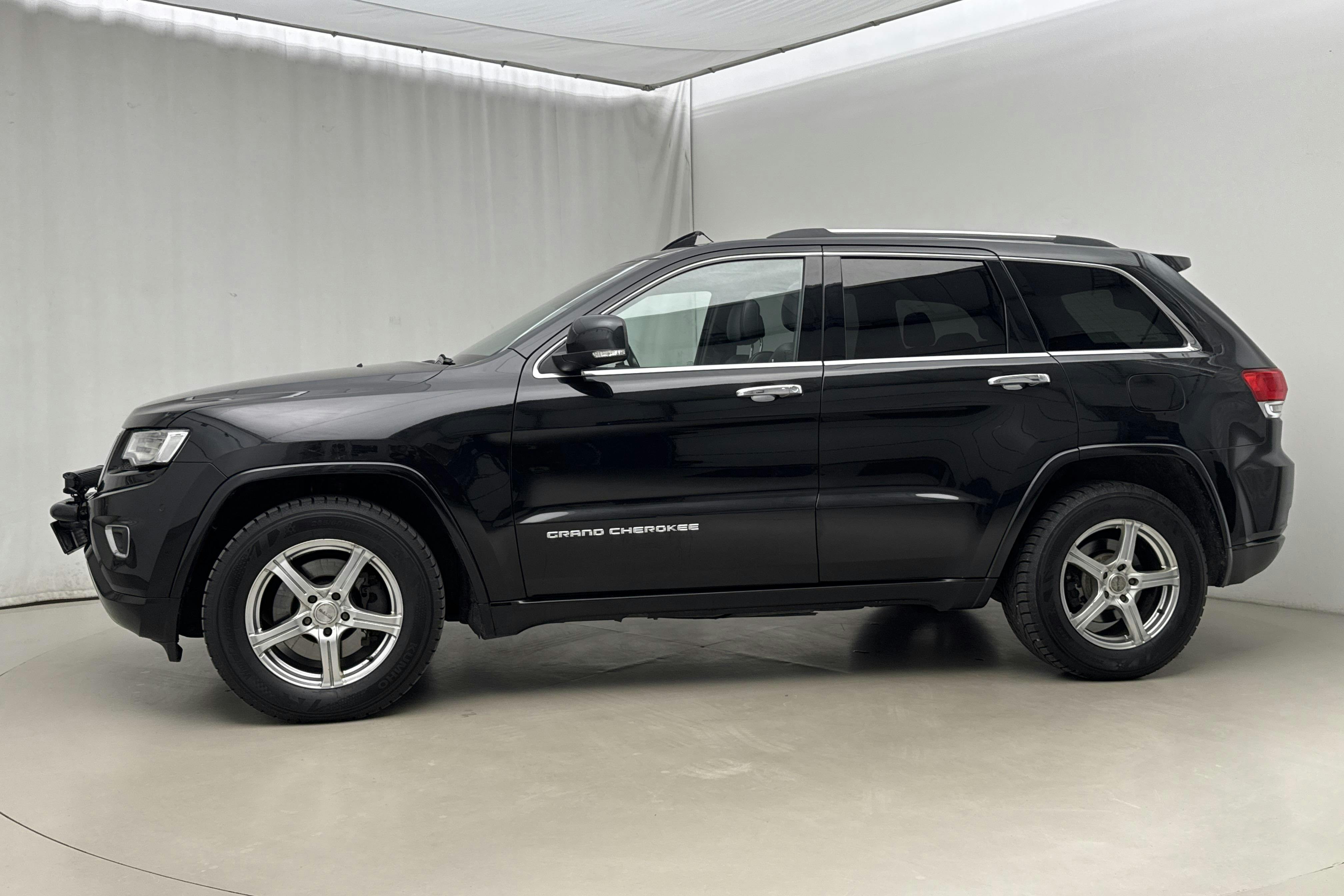 Esitlusfoto 2 aadressil 15: Jeep Grand Cherokee 3.0 CRD V6 AWD (250hk) - 174 830 km - Automaatne - must - 2015