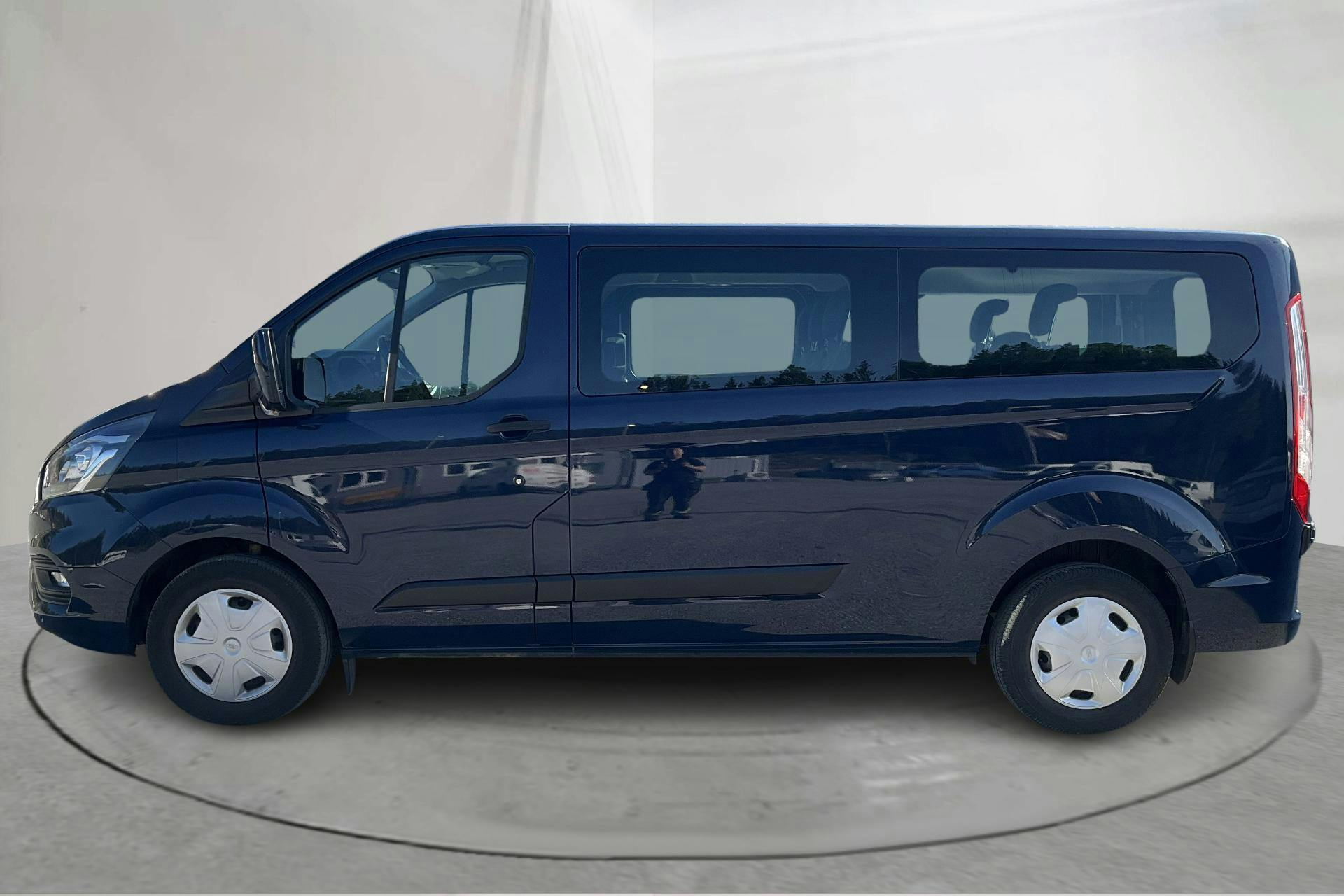 Esitlusfoto 2 aadressil 14: Ford Tourneo Custom 320 (130hk) - 60 980 km - Käsitsi - sinine - 2018