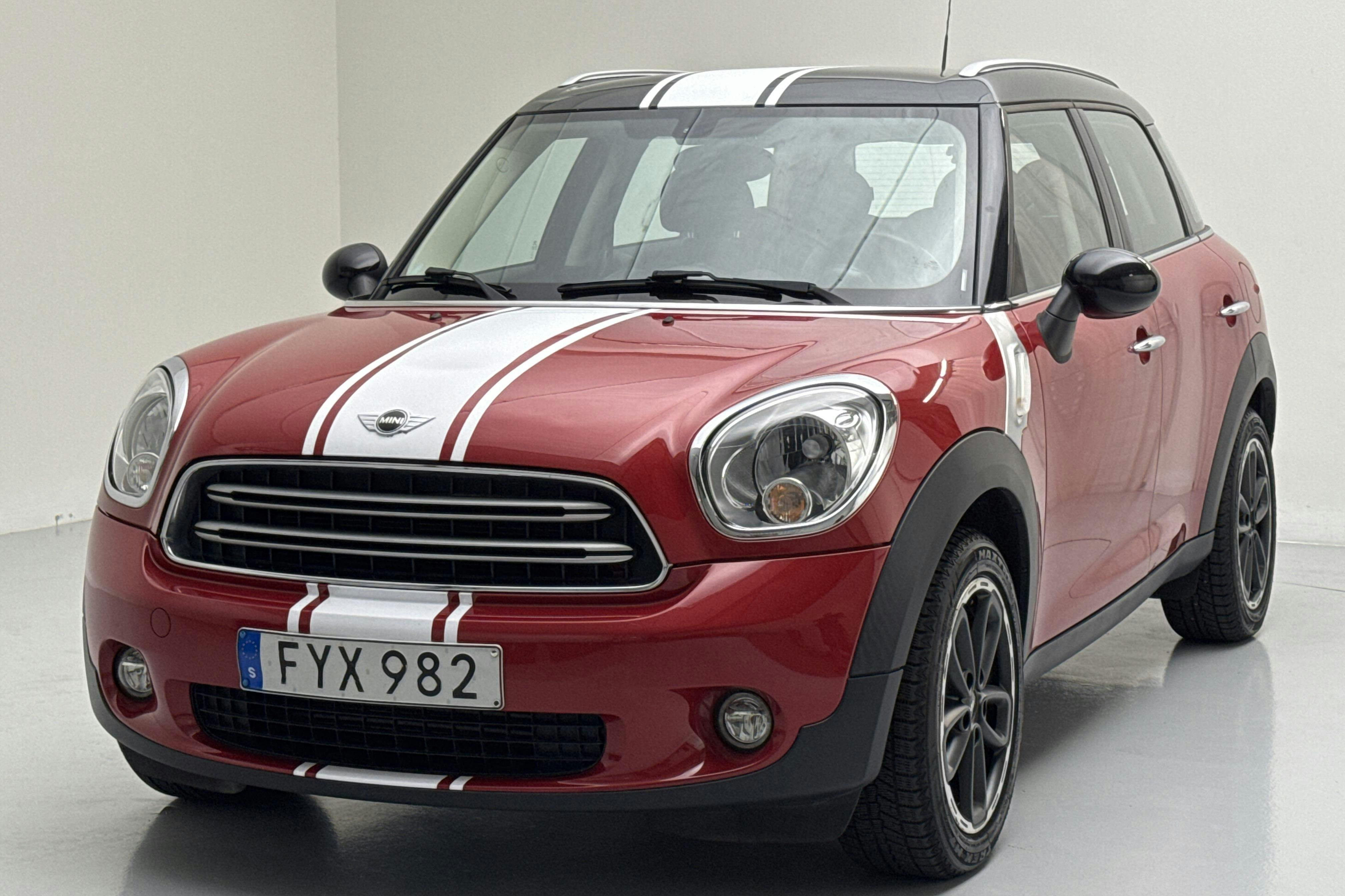 MINI Cooper D Countryman (112hk) - 14 320 mil - Manuell - röd - 2015