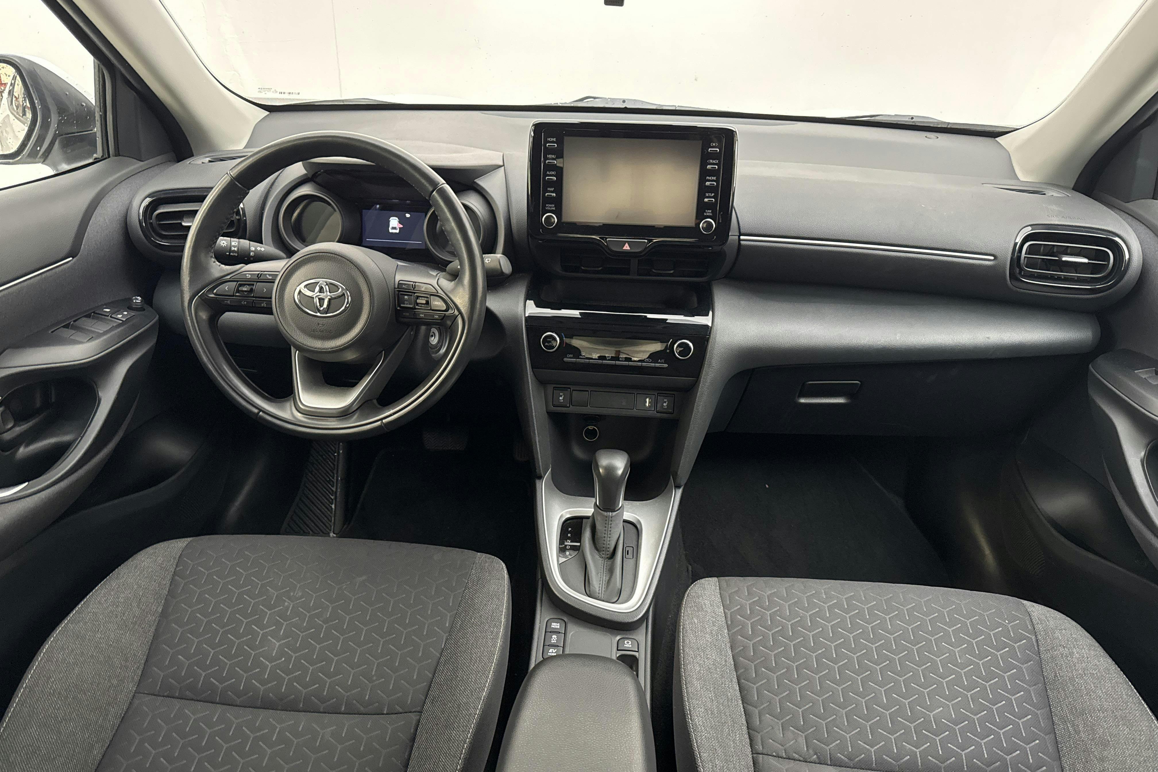 Toyota Yaris Cross 1.5 Hybrid (116hk) - 76 290 km - Automaatne - valge - 2022