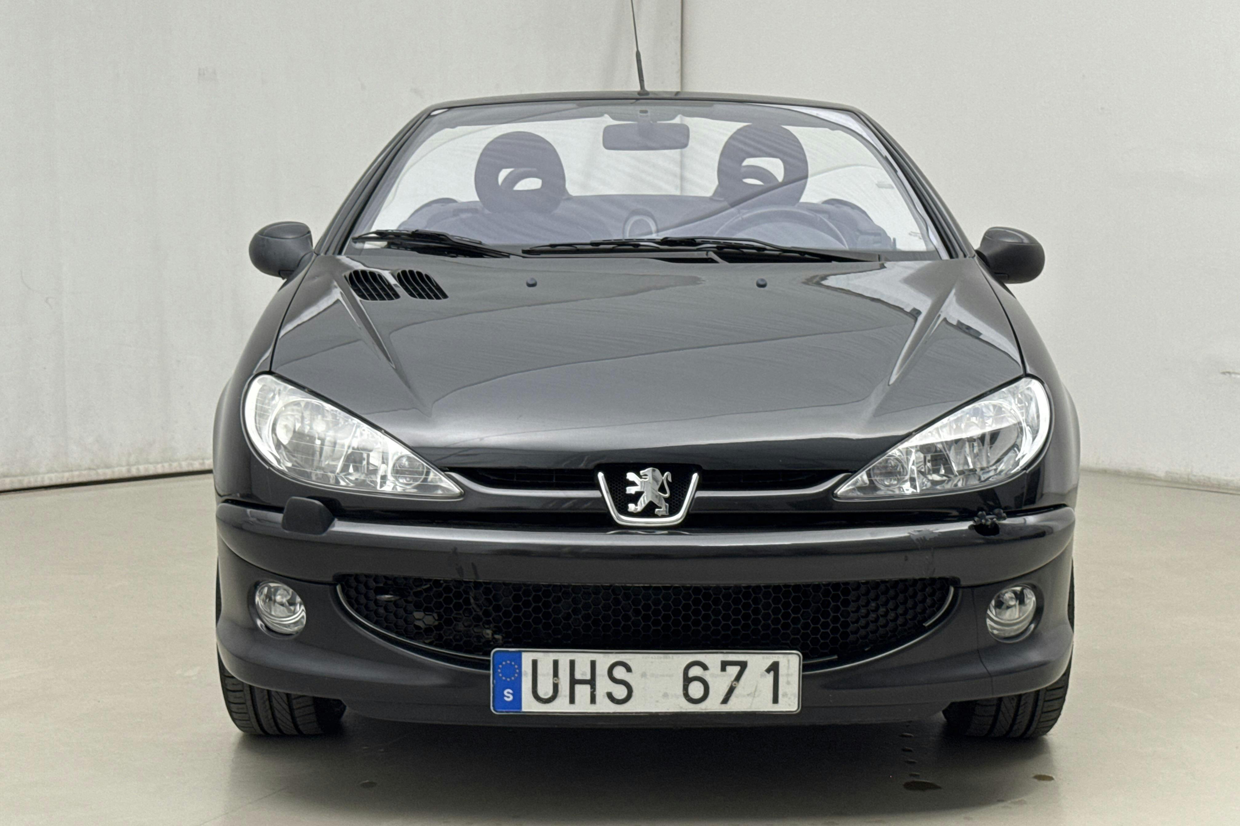 Peugeot 206 1.6 CC (109hk) - 96 850 km - Käsitsi - must - 2003