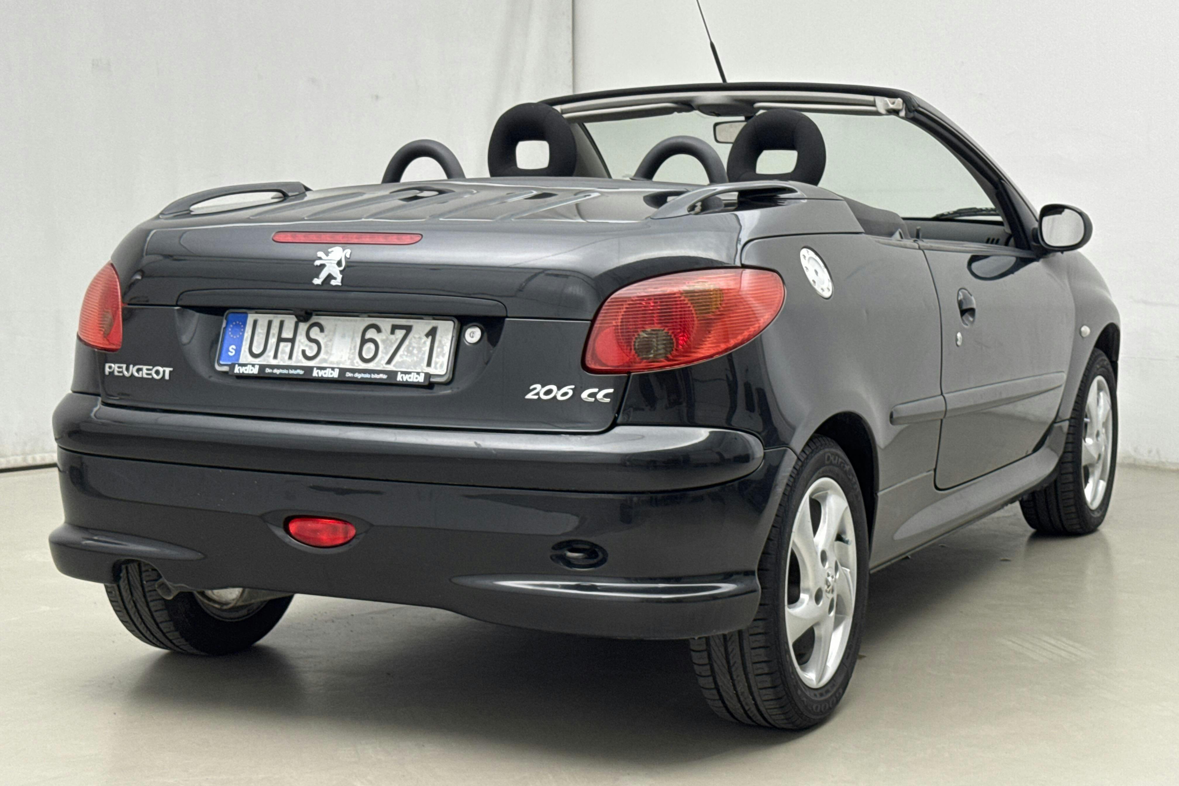 Peugeot 206 1.6 CC (109hk) - 96 850 km - Käsitsi - must - 2003