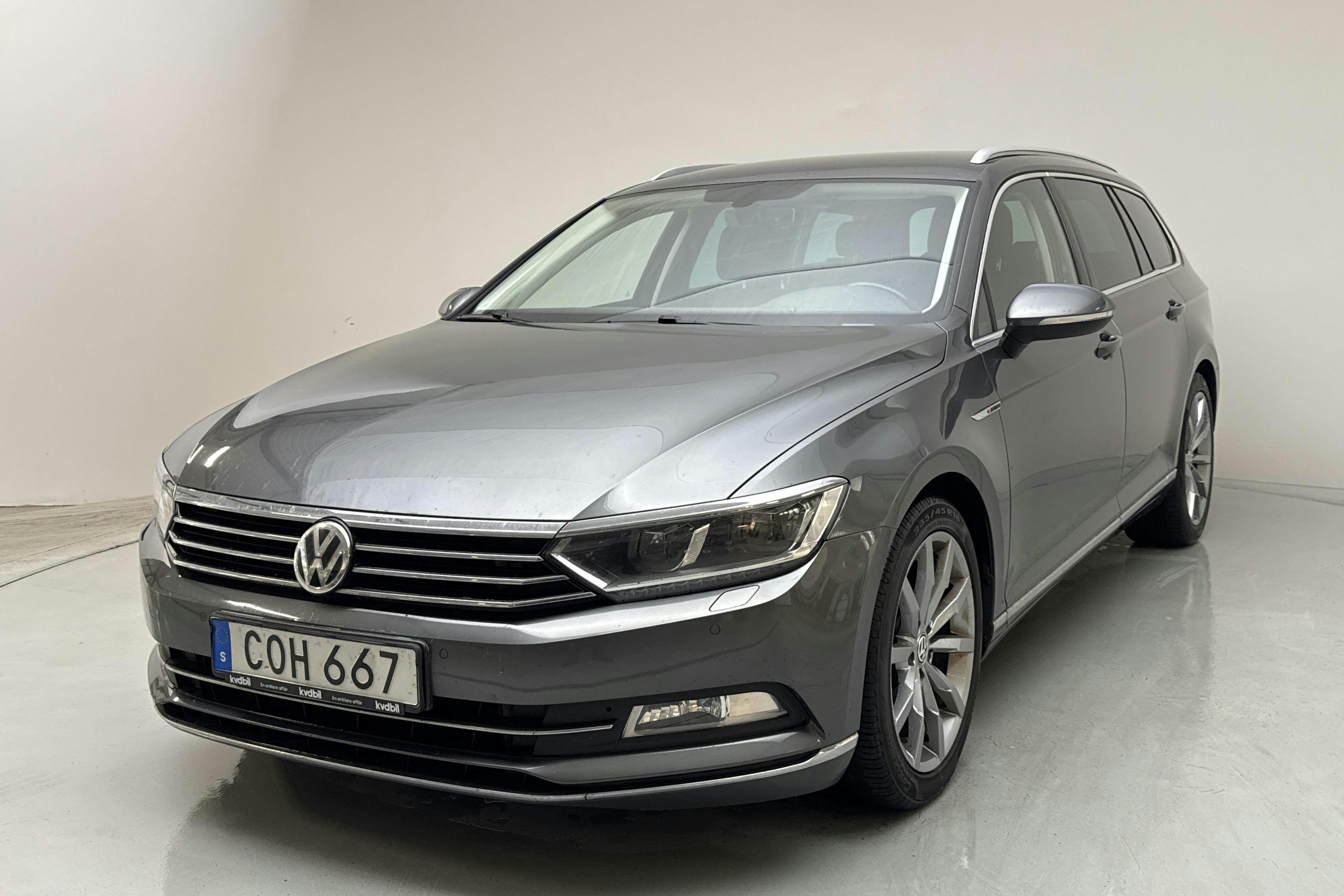 VW Passat 2.0 TDI Sportscombi 4MOTION (190hk) - 13 376 mil - Automat - grå - 2015