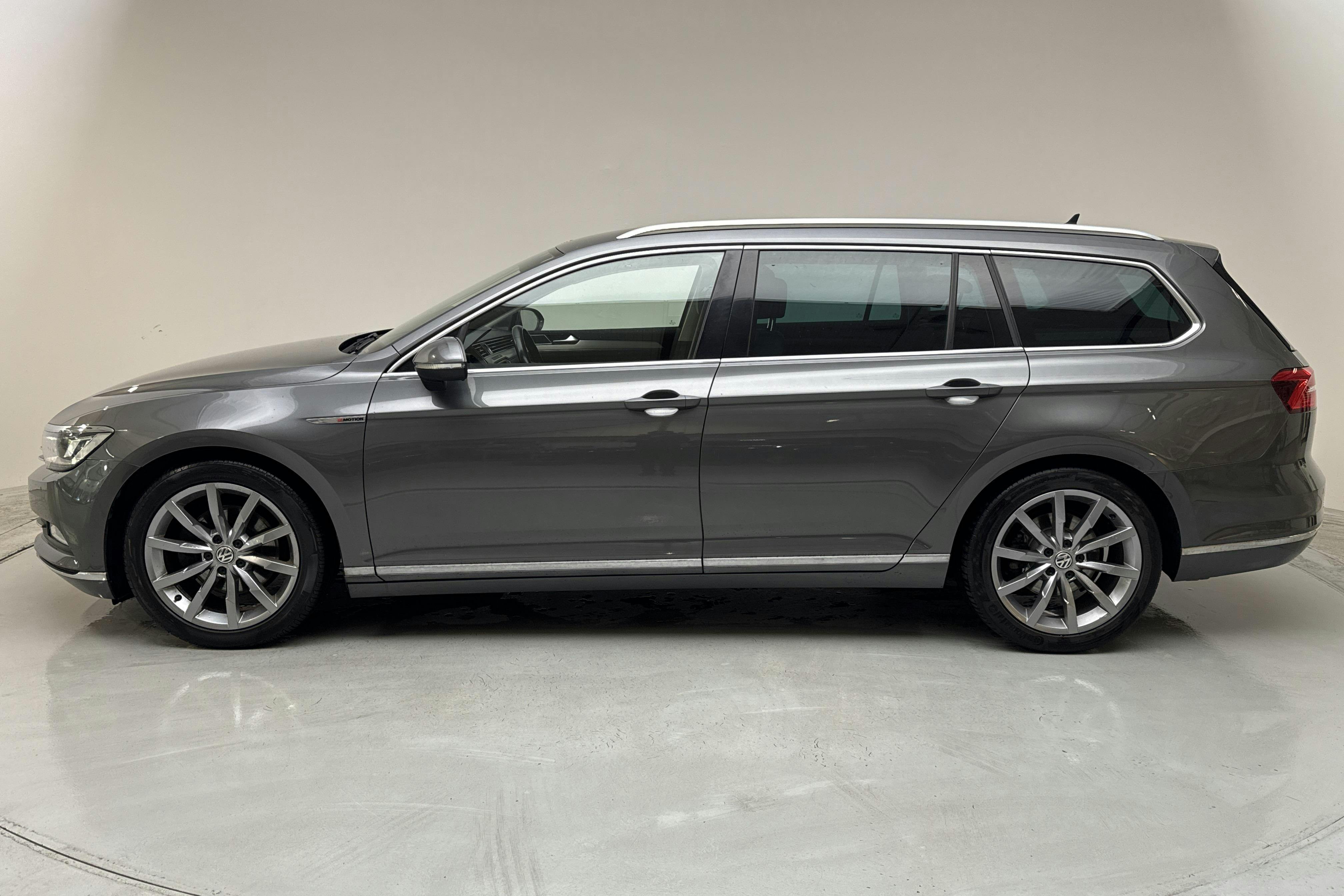 Esitlusfoto 2 aadressil 16: VW Passat 2.0 TDI Sportscombi 4MOTION (190hk) - 133 760 km - Automaatne - hall - 2015