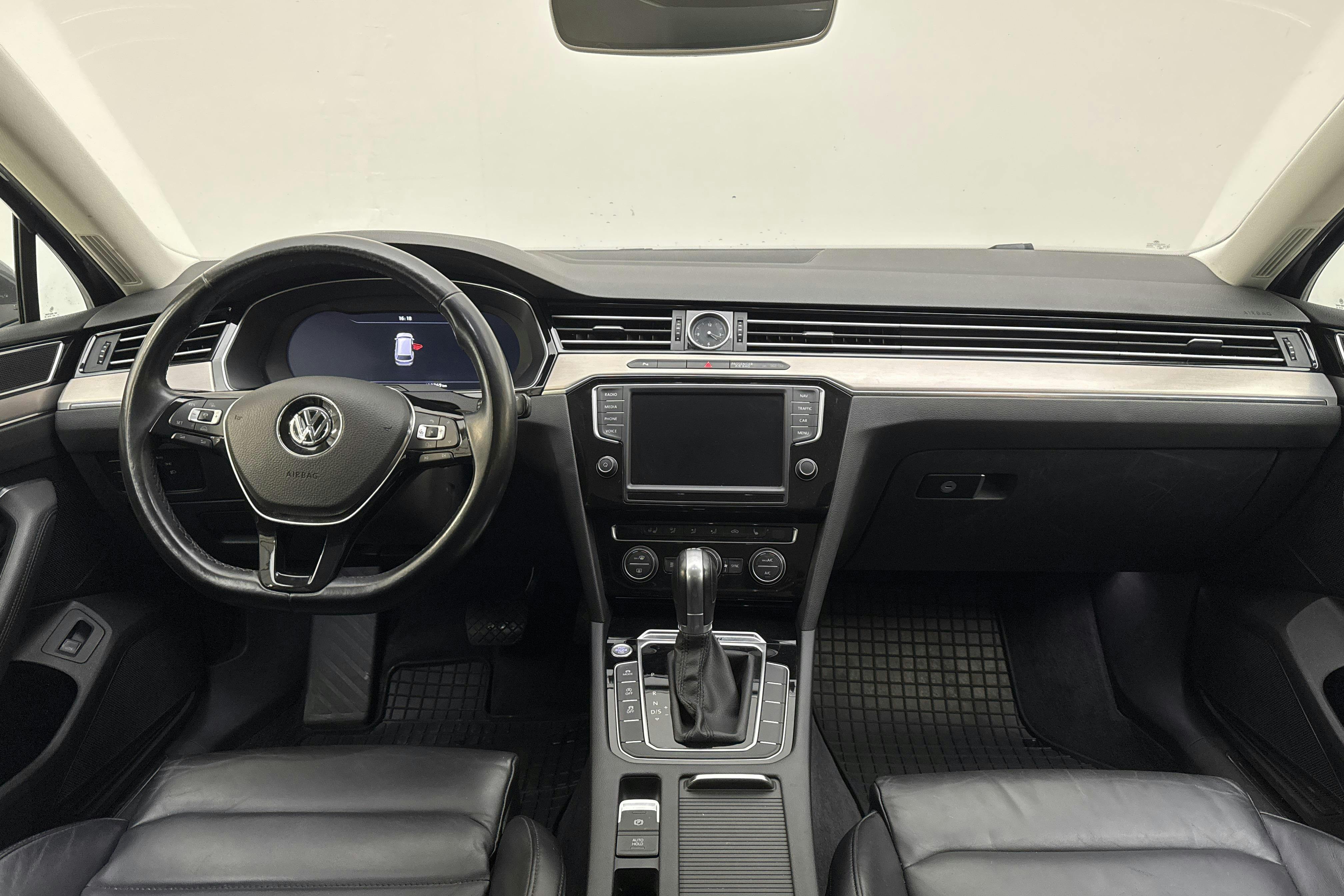 VW Passat 2.0 TDI Sportscombi 4MOTION (190hk) - 133 760 km - Automaatne - hall - 2015