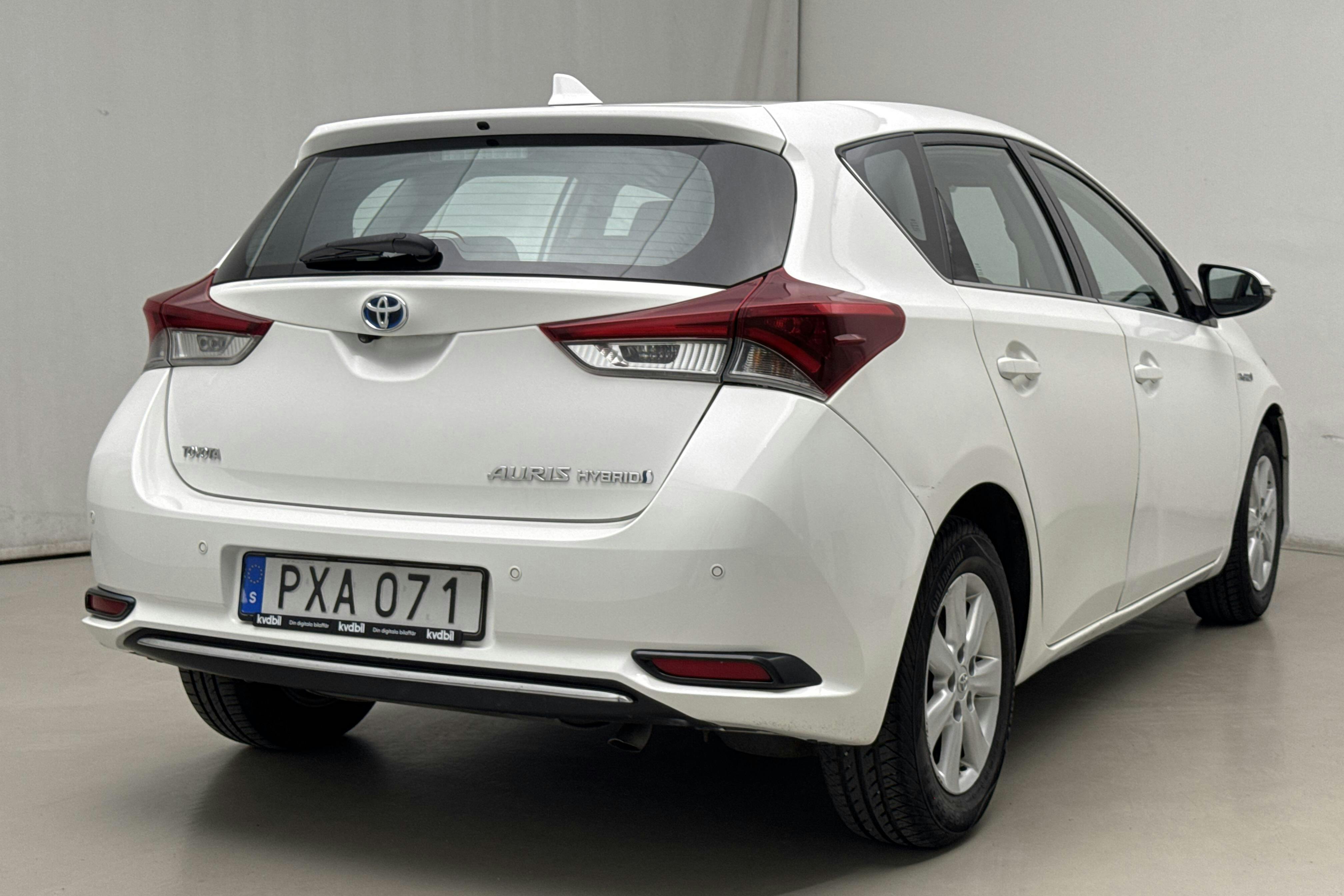Toyota Auris 1.8 HSD 5dr (99hk) - 187 810 km - Automaatne - valge - 2016