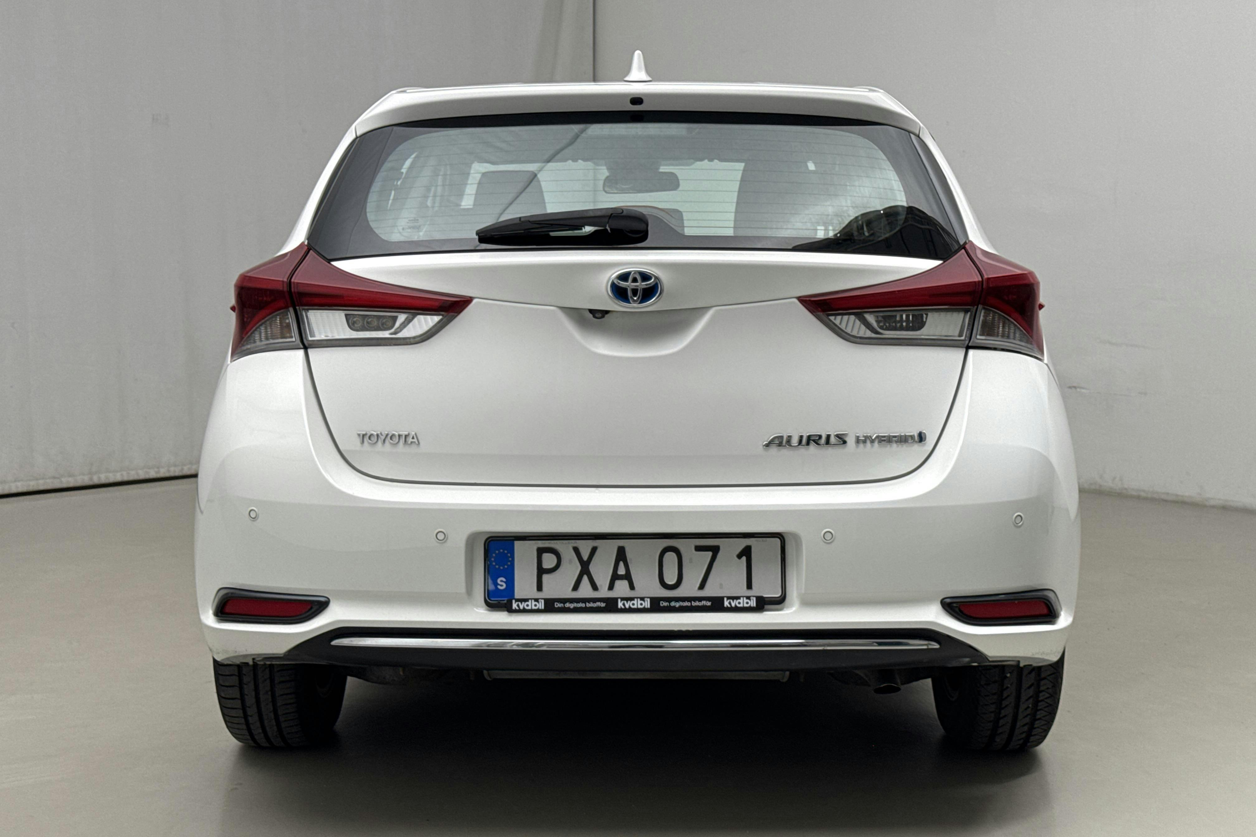 Toyota Auris 1.8 HSD 5dr (99hk) - 187 810 km - Automaatne - valge - 2016