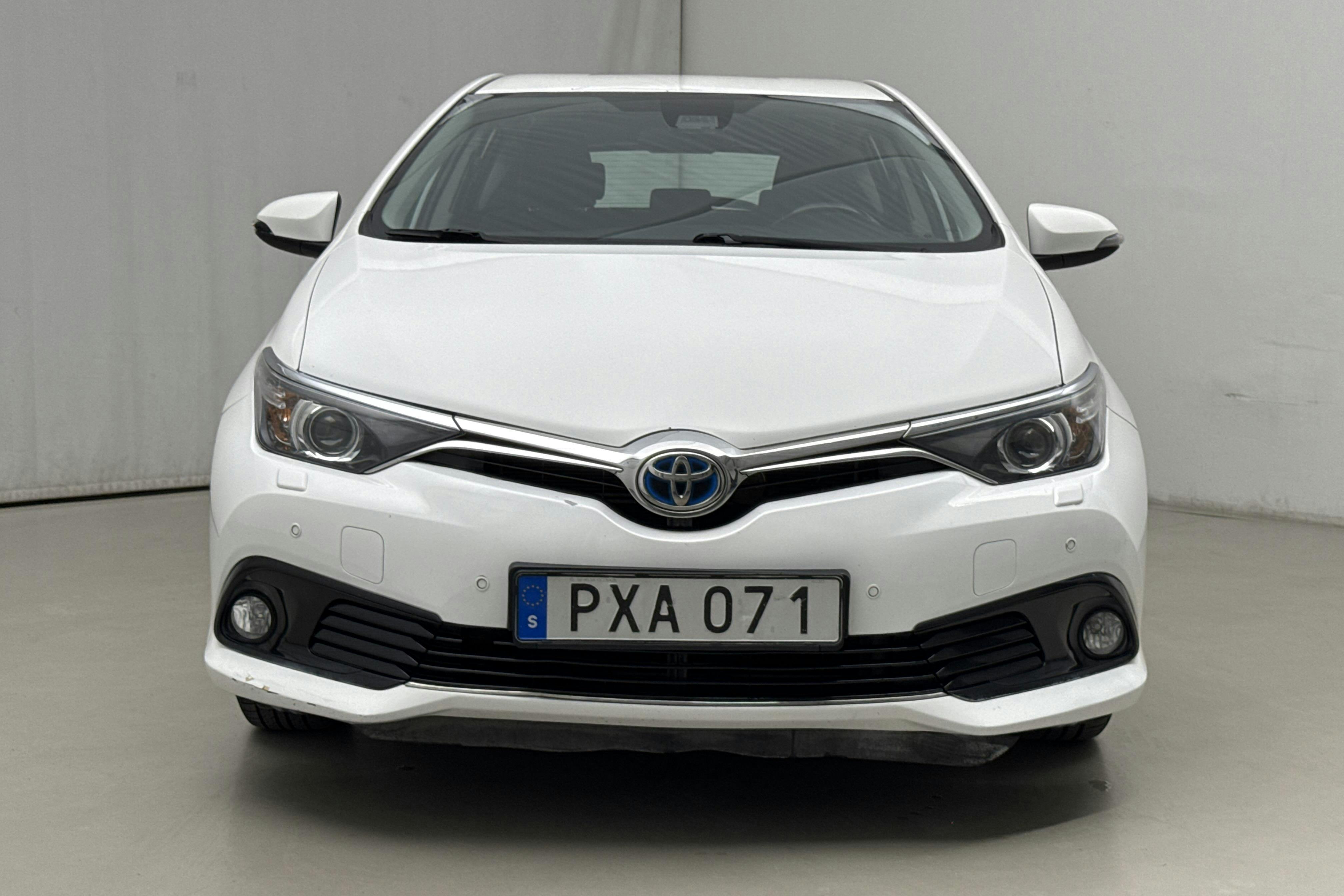 Toyota Auris 1.8 HSD 5dr (99hk) - 187 810 km - Automaatne - valge - 2016
