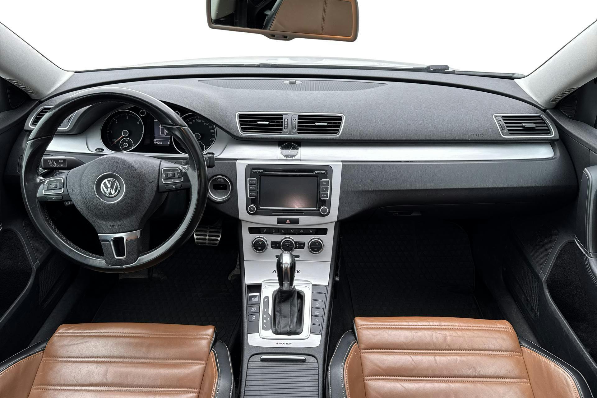 VW Passat Alltrack 2.0 TDI BlueMotion Technology 4Motion (177hk) - 19 025 mil - Automat - vit - 2014