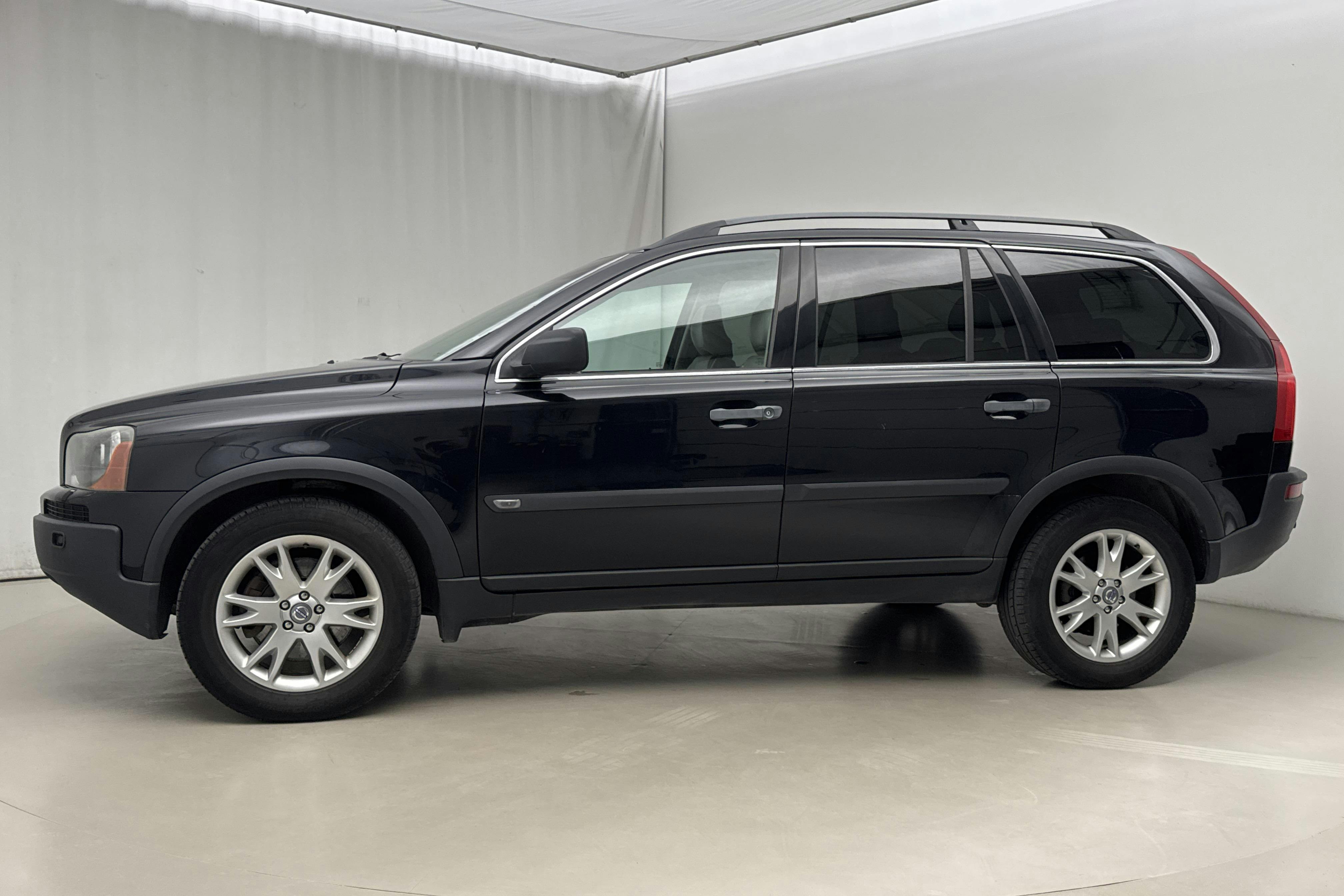 Esitlusfoto 2 aadressil 16: Volvo XC90 2.5T (210hk) - 242 480 km - Automaatne - must - 2004