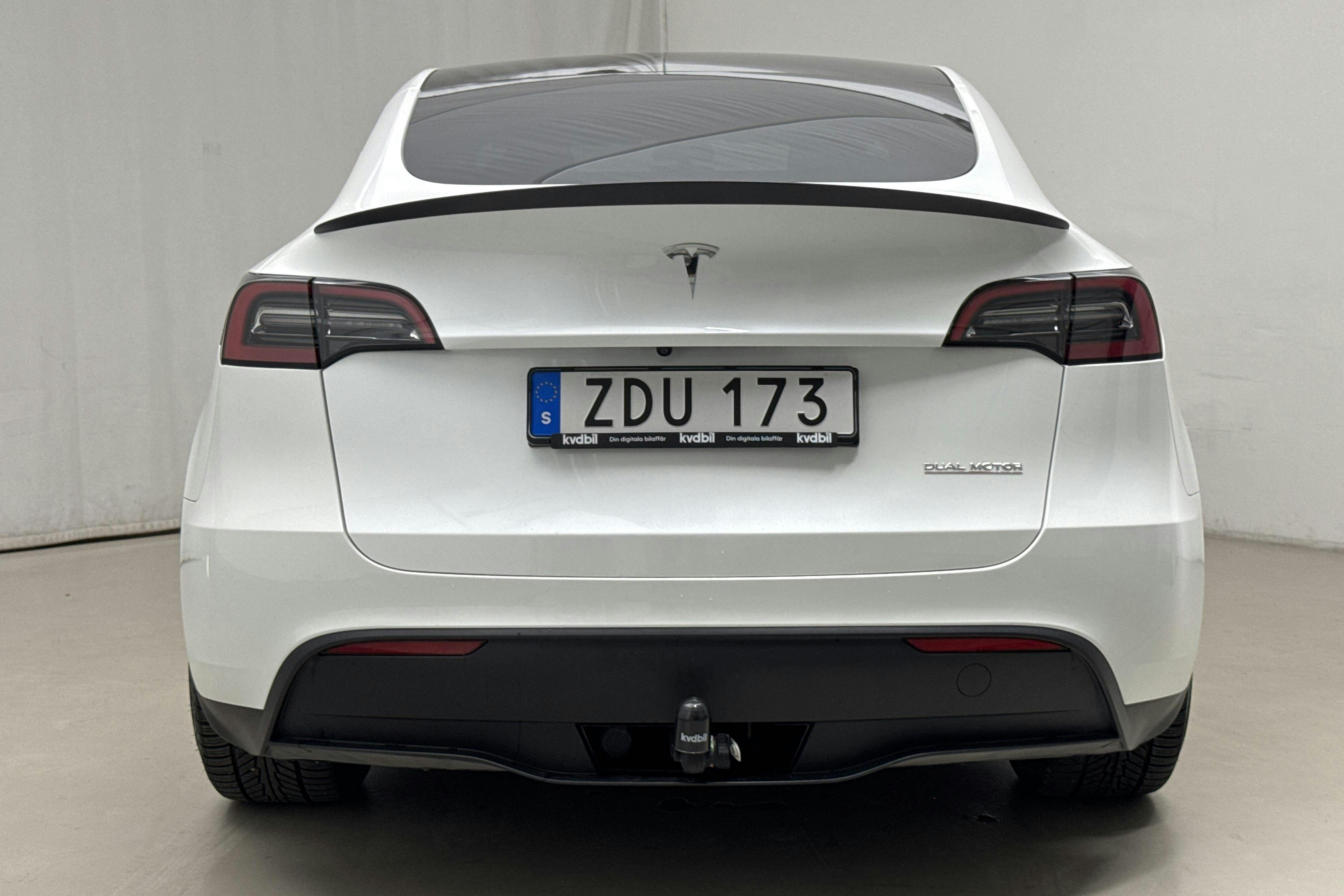 Tesla Model Y Performance Dual Motor AWD - 7 709 mil - Automat - vit - 2023